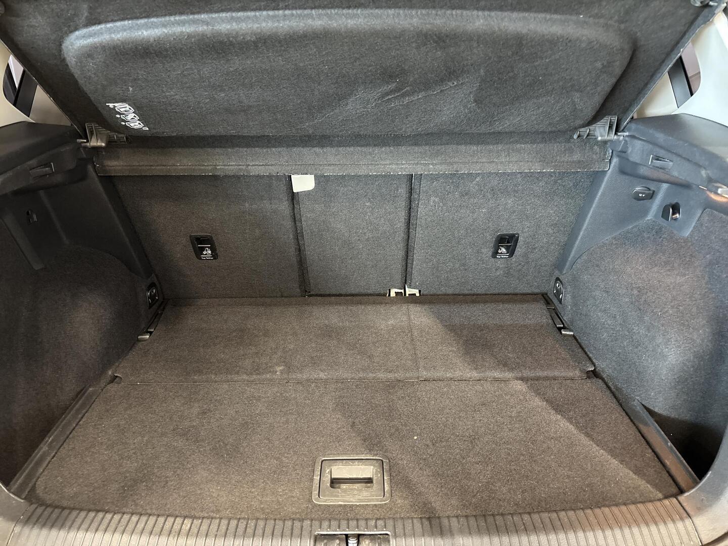 VOLKSWAGEN Golf Sportsvan 2015