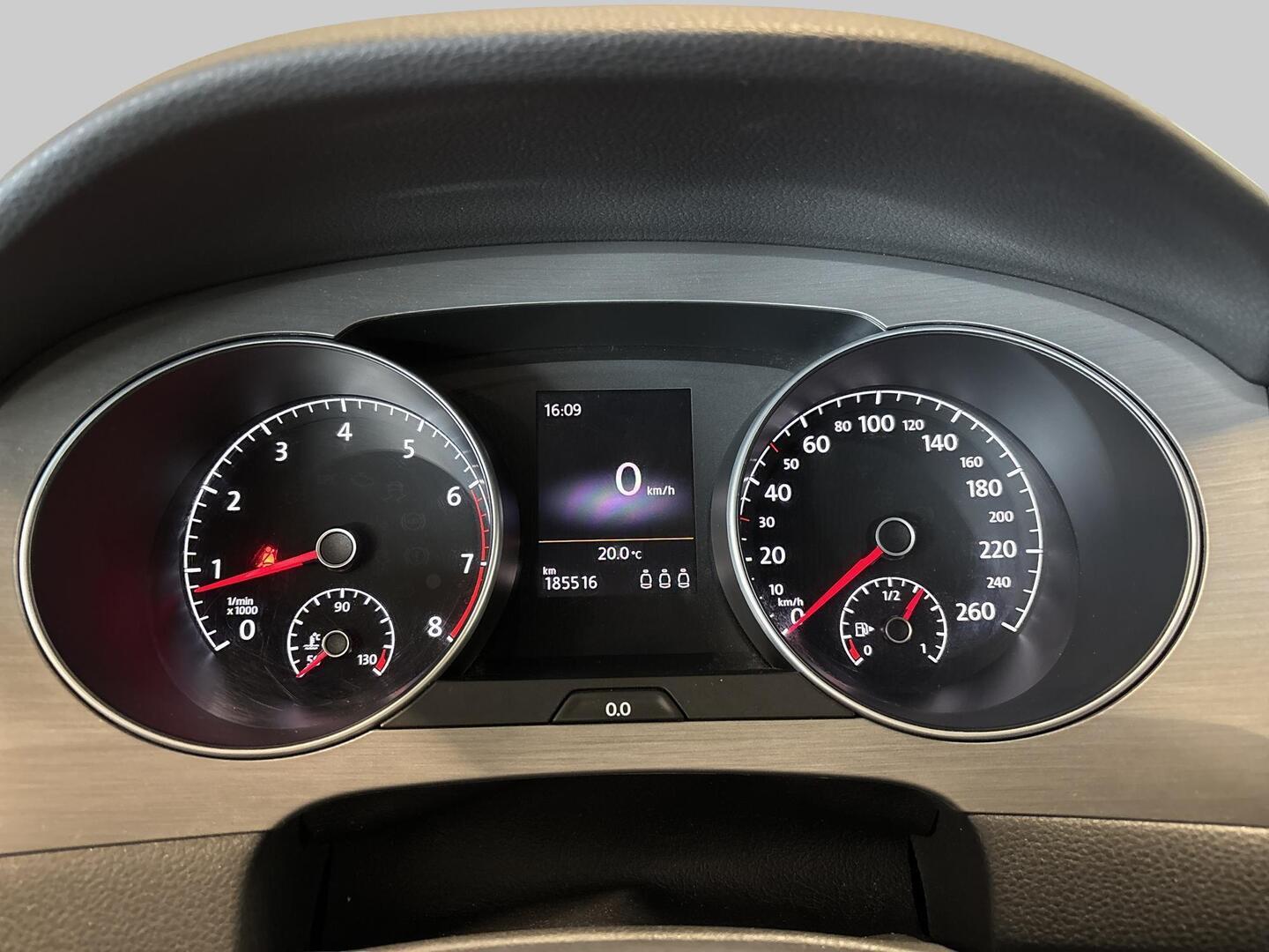 VOLKSWAGEN Golf Sportsvan 2015