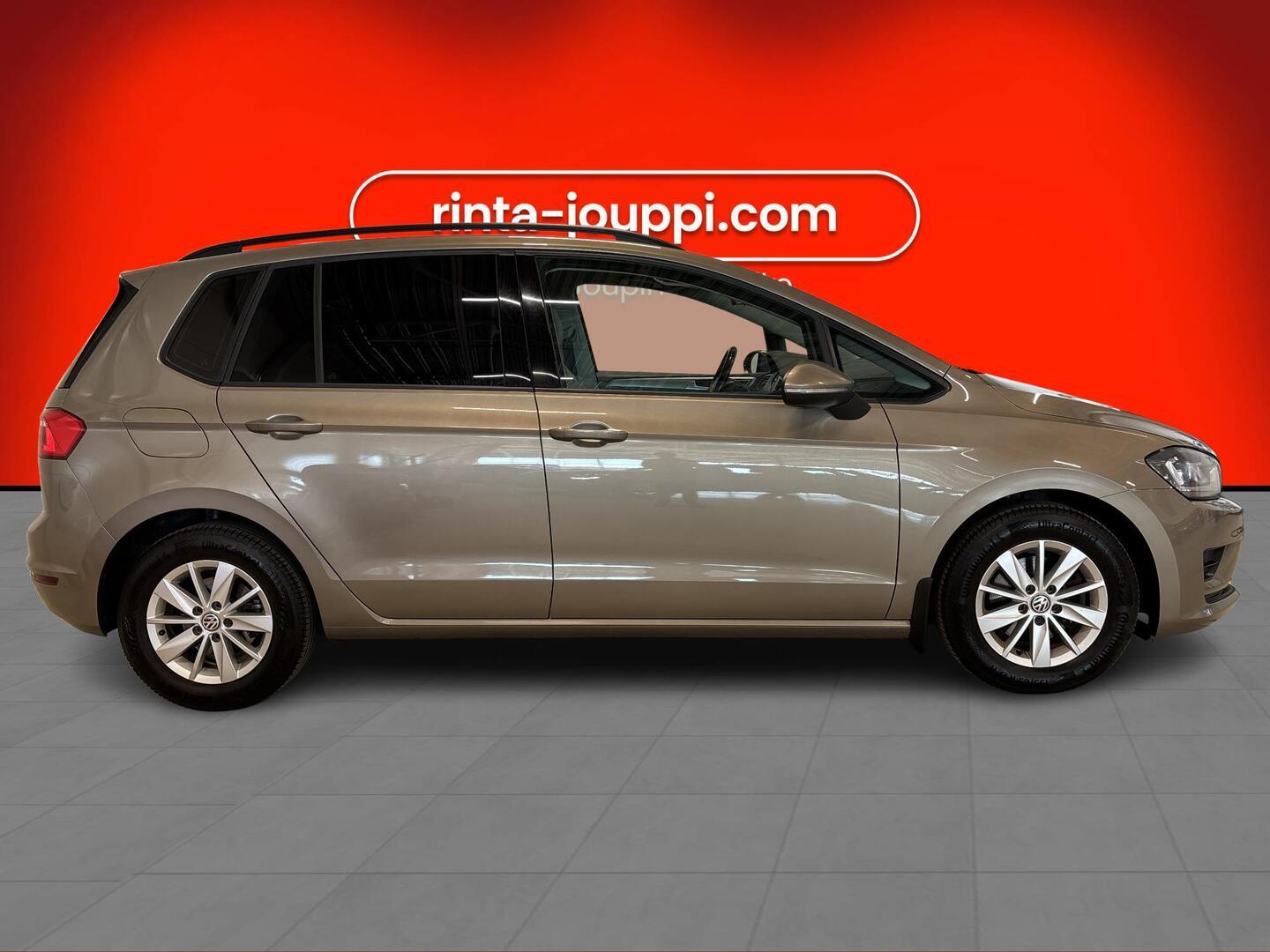 VOLKSWAGEN Golf Sportsvan 2015