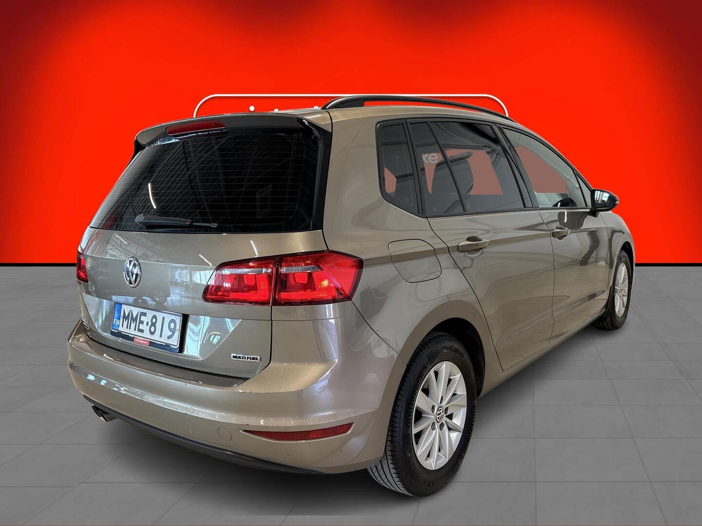 VOLKSWAGEN Golf Sportsvan 2015