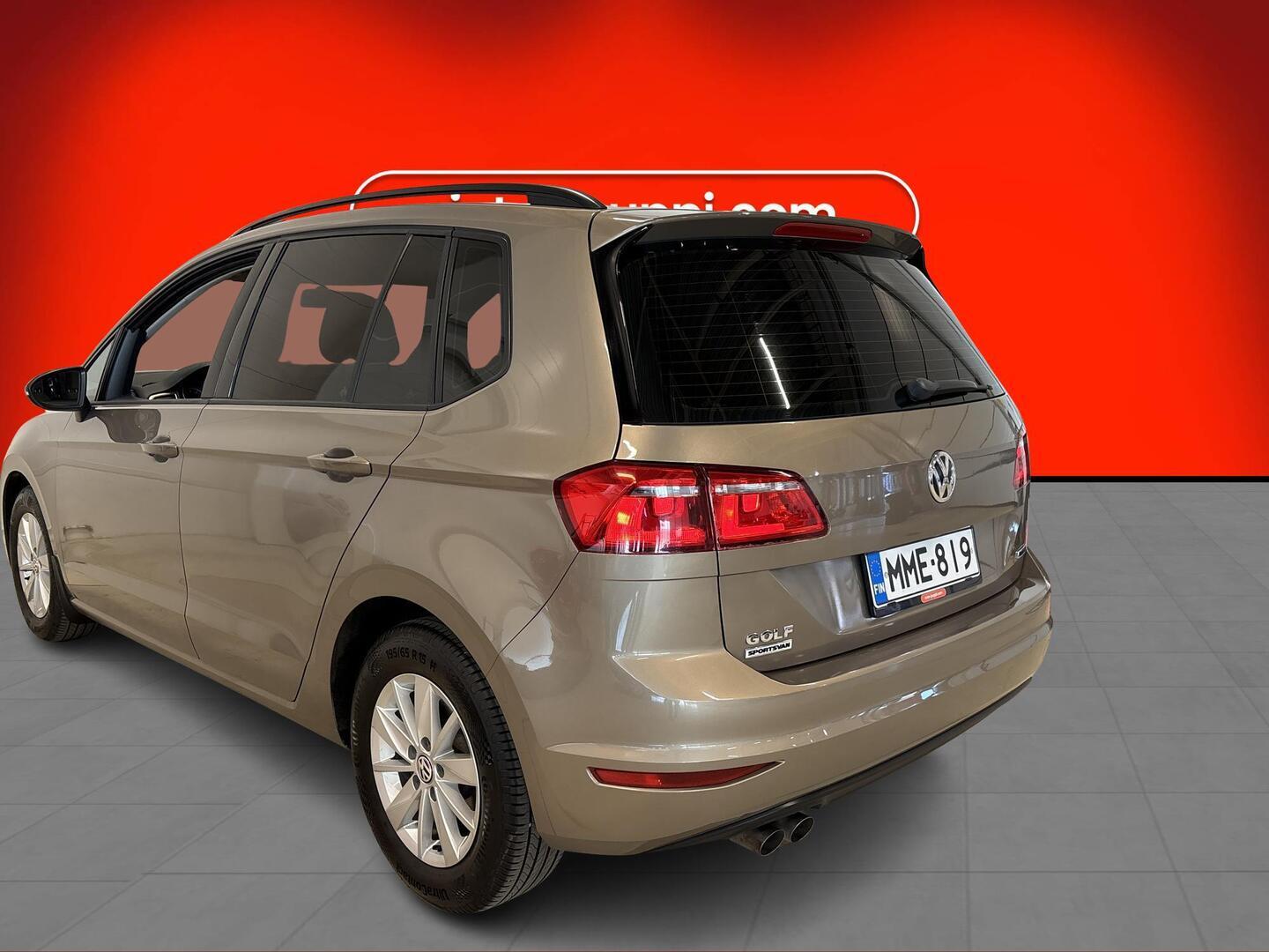 VOLKSWAGEN Golf Sportsvan 2015