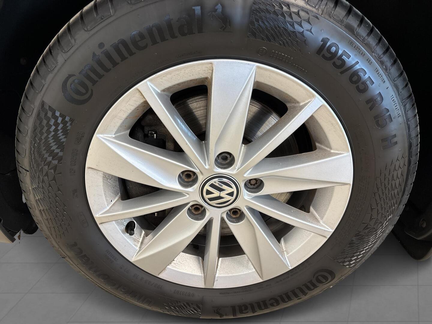 VOLKSWAGEN Golf Sportsvan 2015