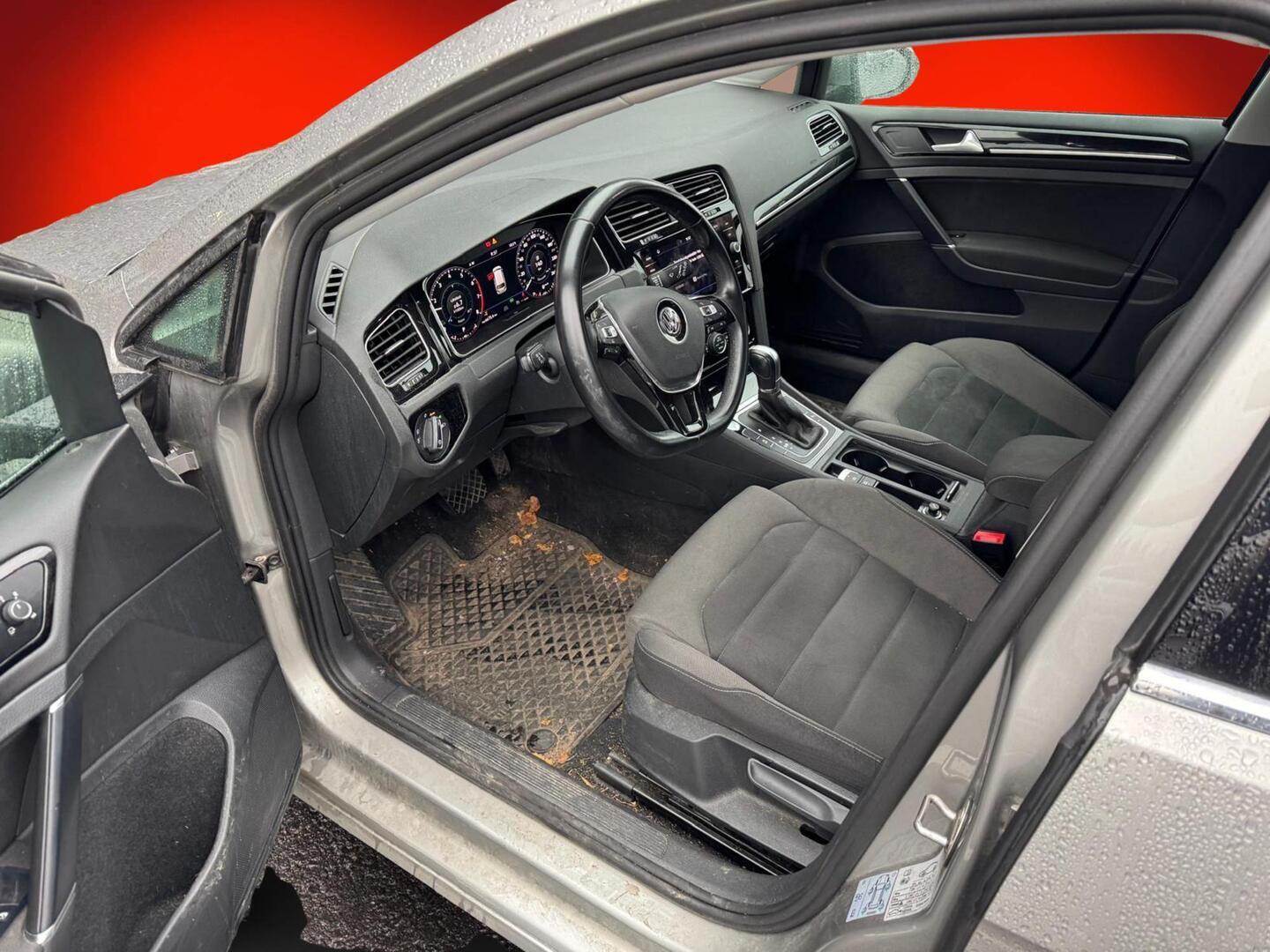 VOLKSWAGEN Golf 2018