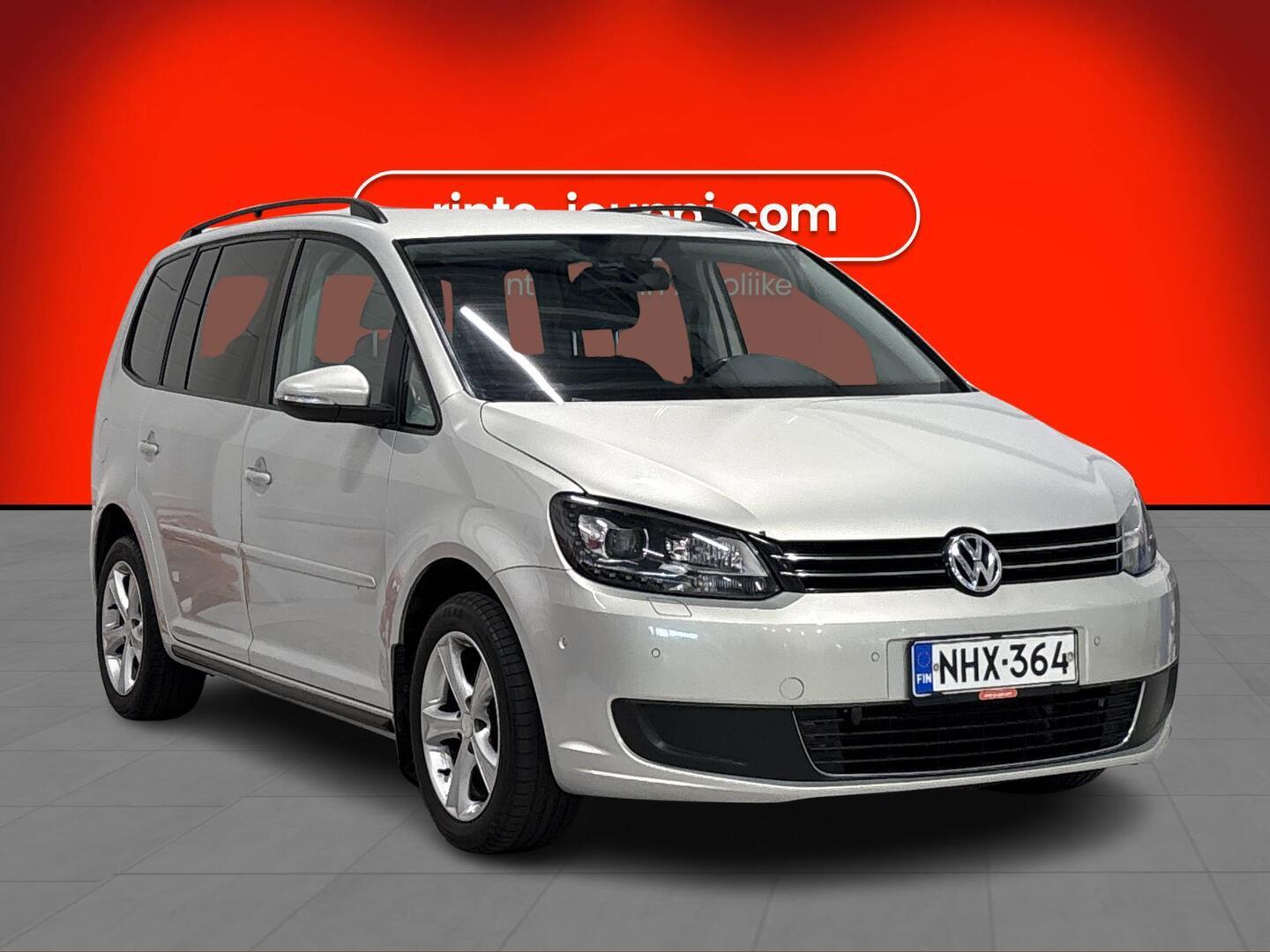 VOLKSWAGEN Touran 2011