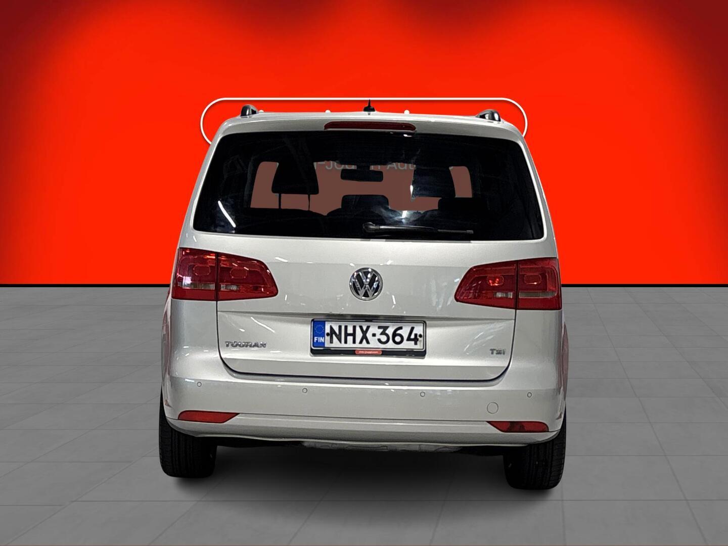 VOLKSWAGEN Touran 2011