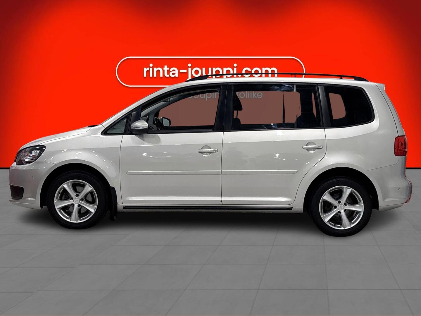 VOLKSWAGEN Touran 2011