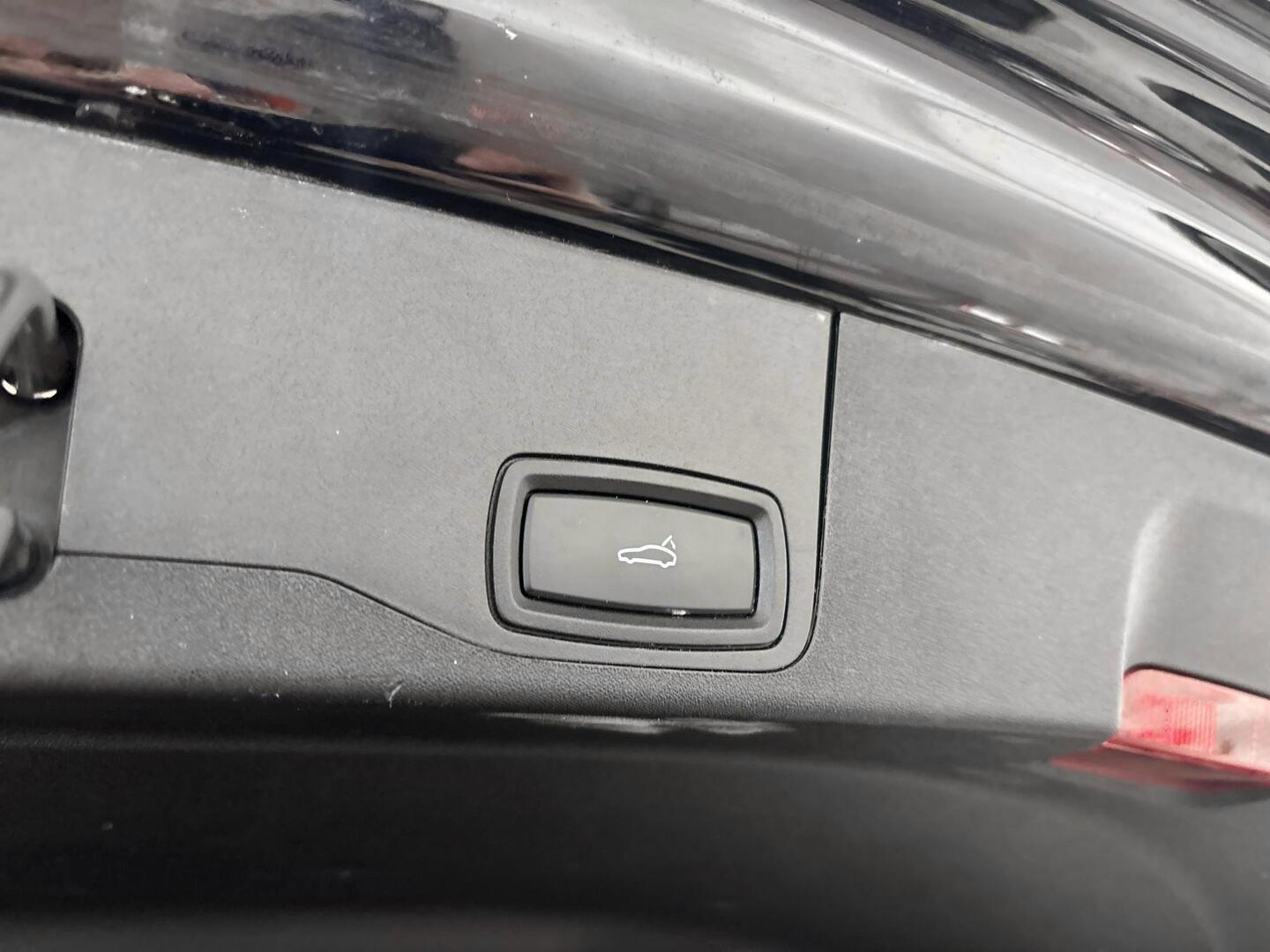 PORSCHE Taycan 2023