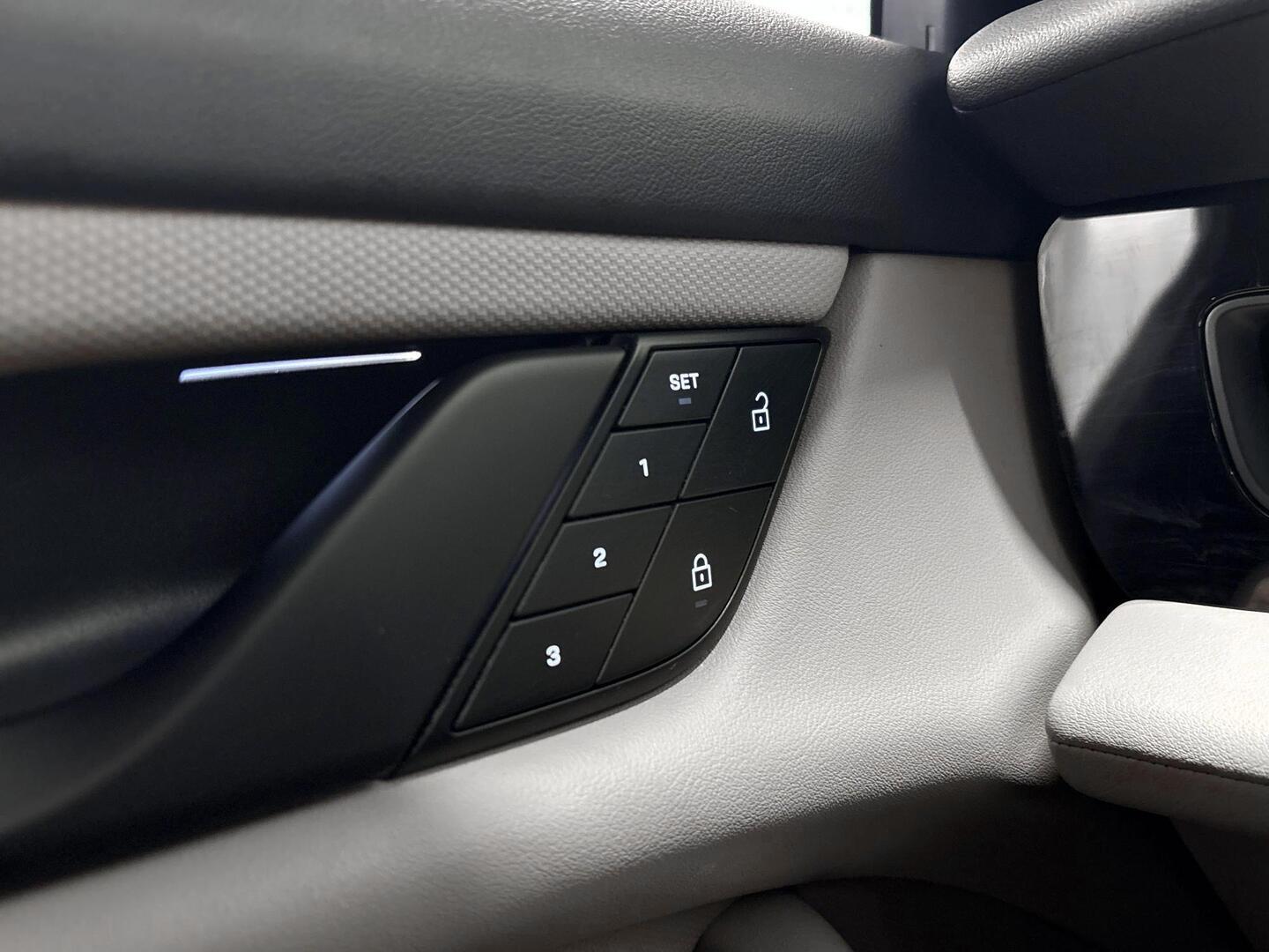 PORSCHE Taycan 2023