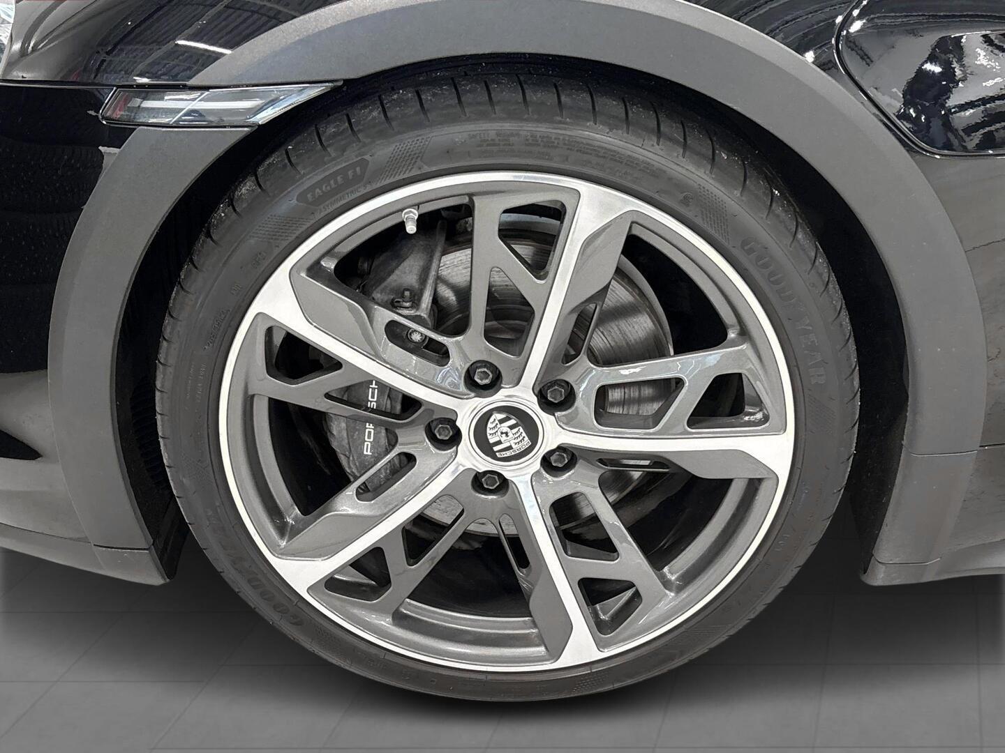PORSCHE Taycan 2023