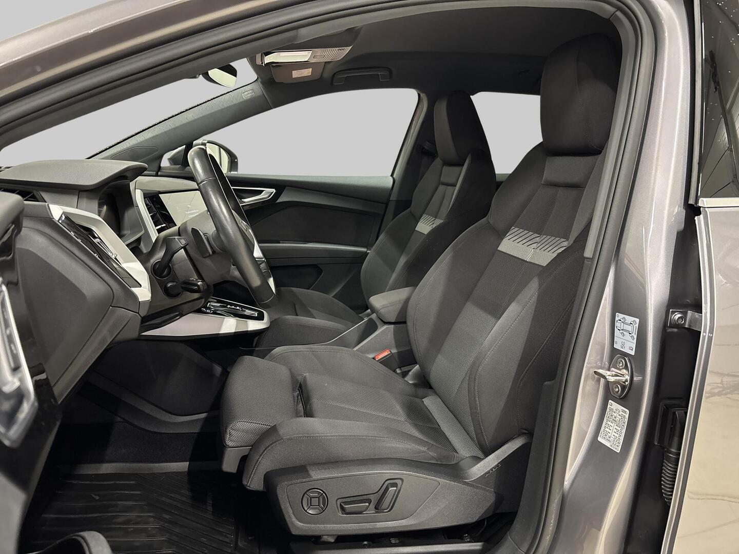 AUDI Q4 E-TRON 2024