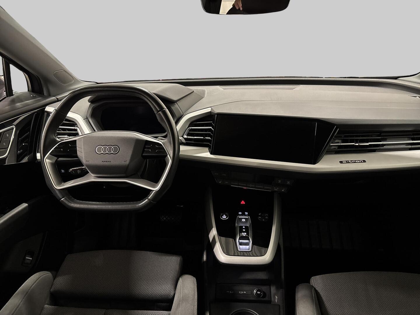 AUDI Q4 E-TRON 2024