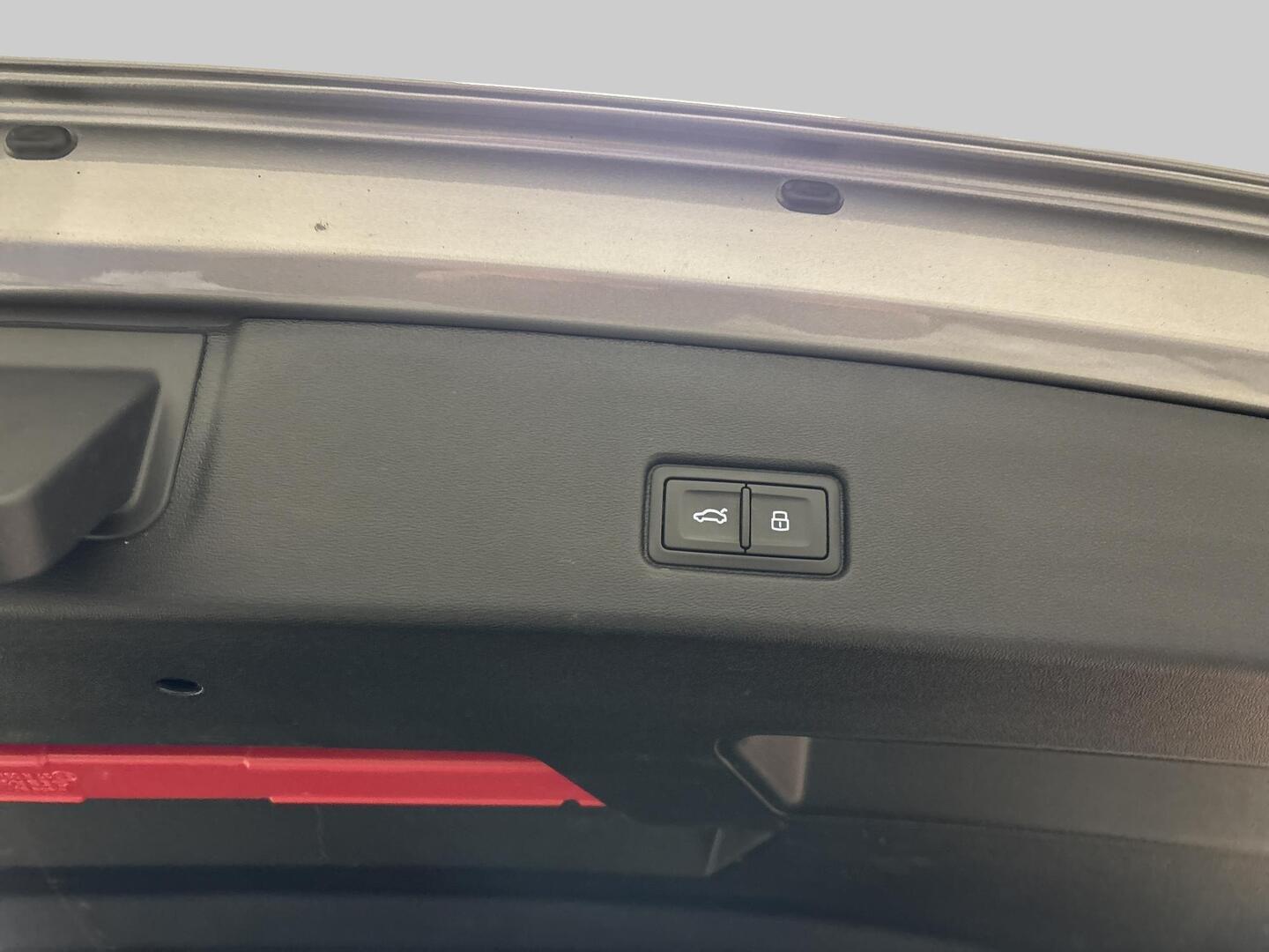 AUDI Q4 E-TRON 2024