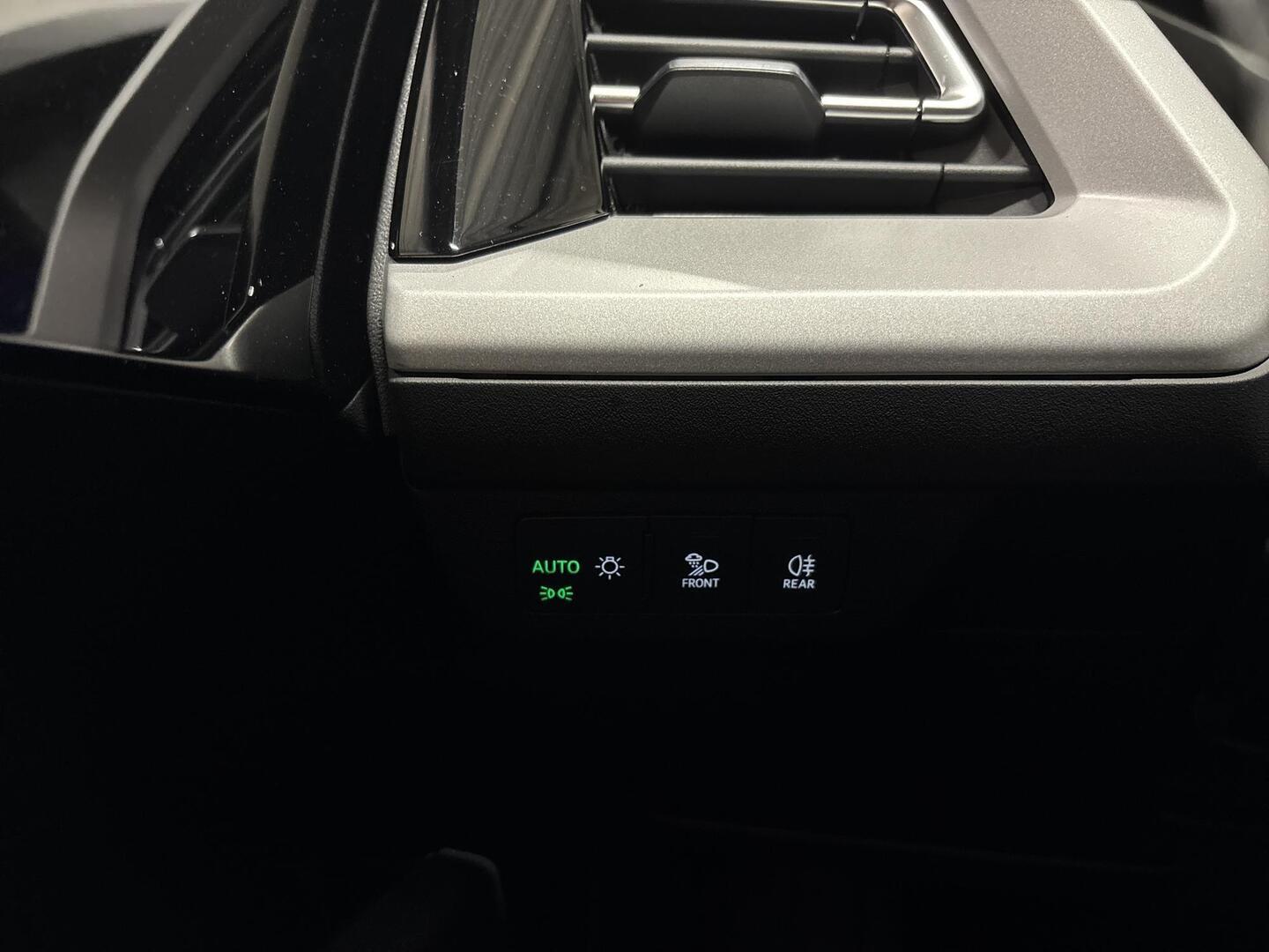 AUDI Q4 E-TRON 2024