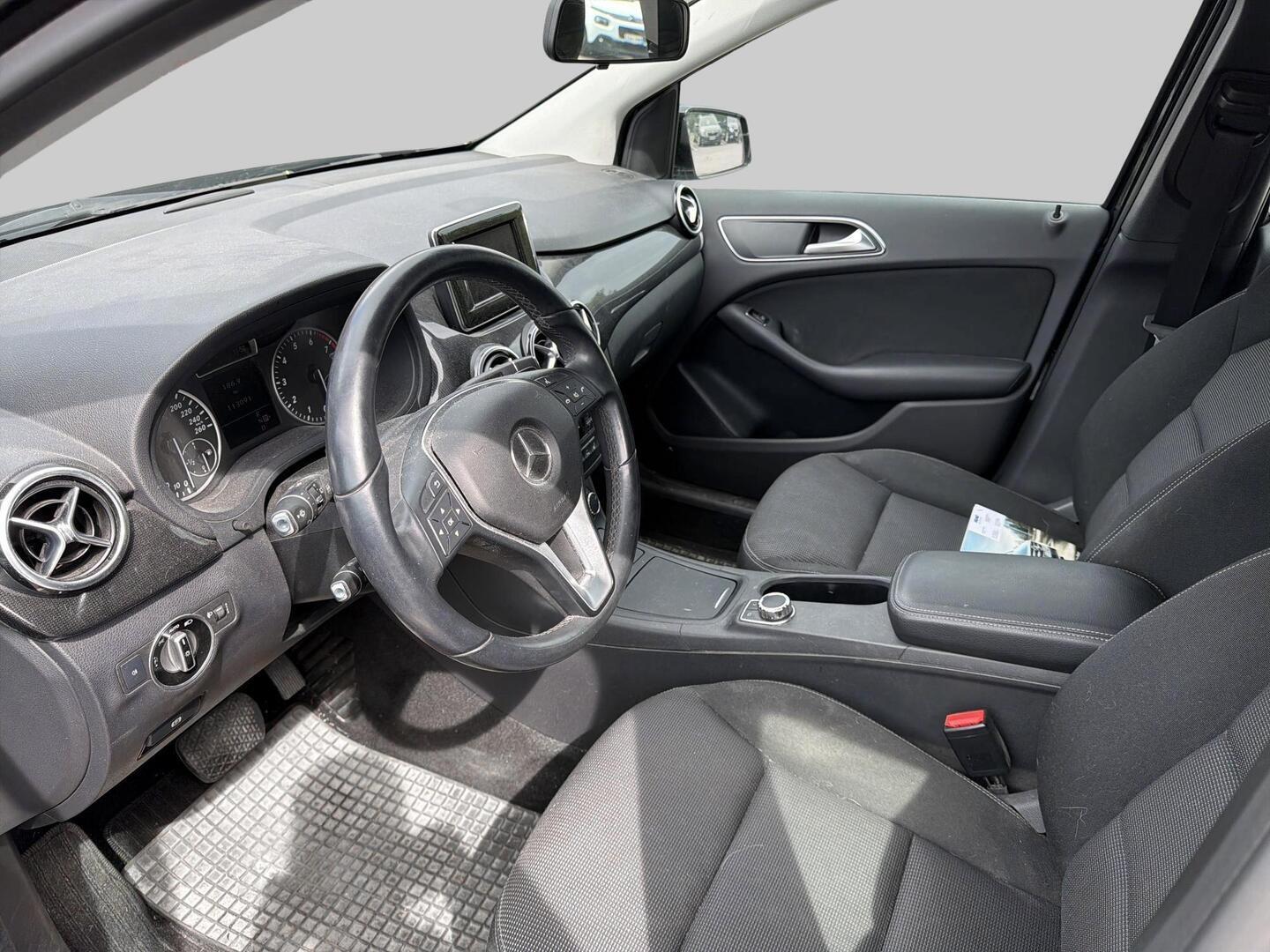 MERCEDES-BENZ B 2013