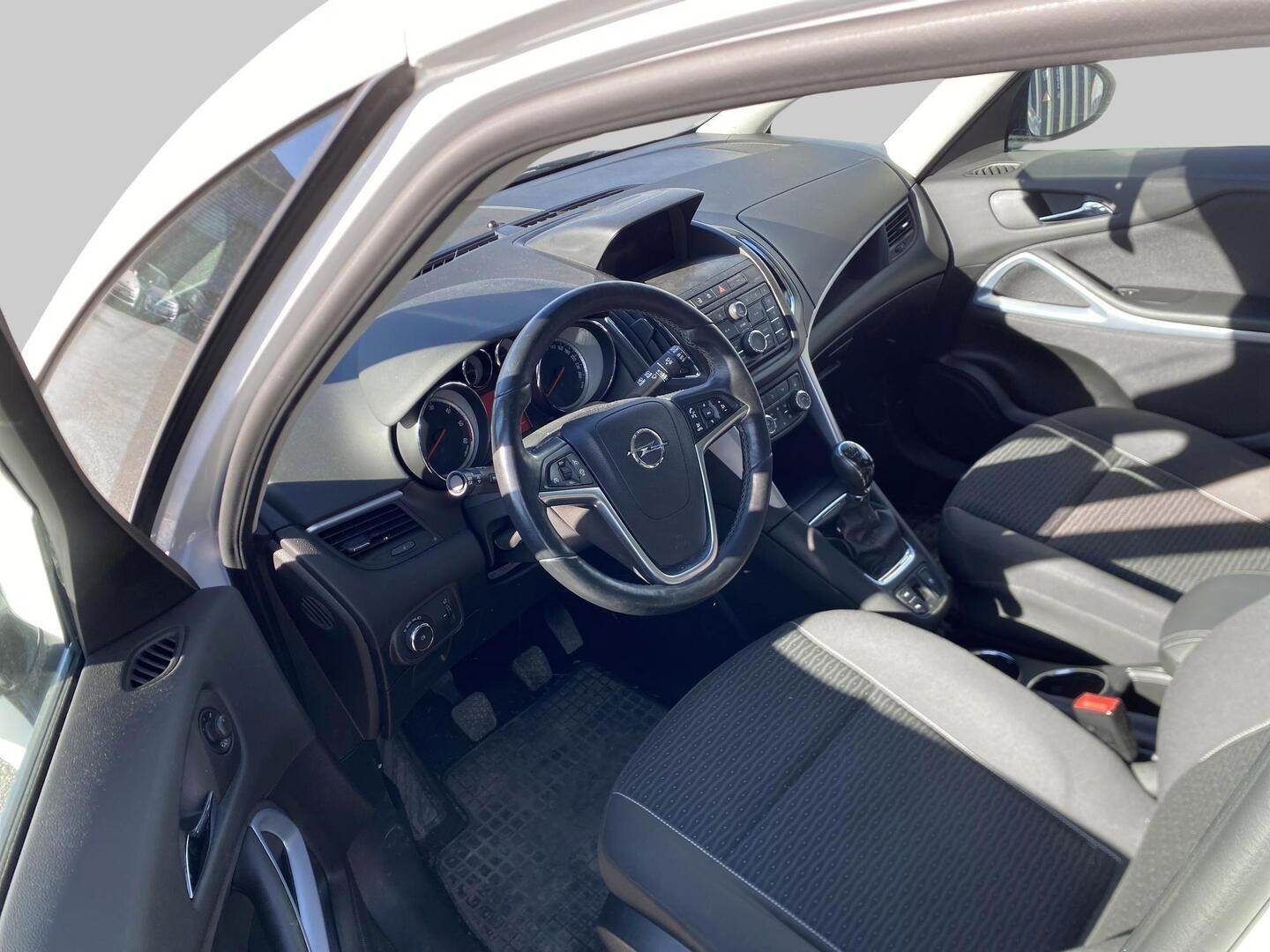 OPEL Zafira Tourer 2016