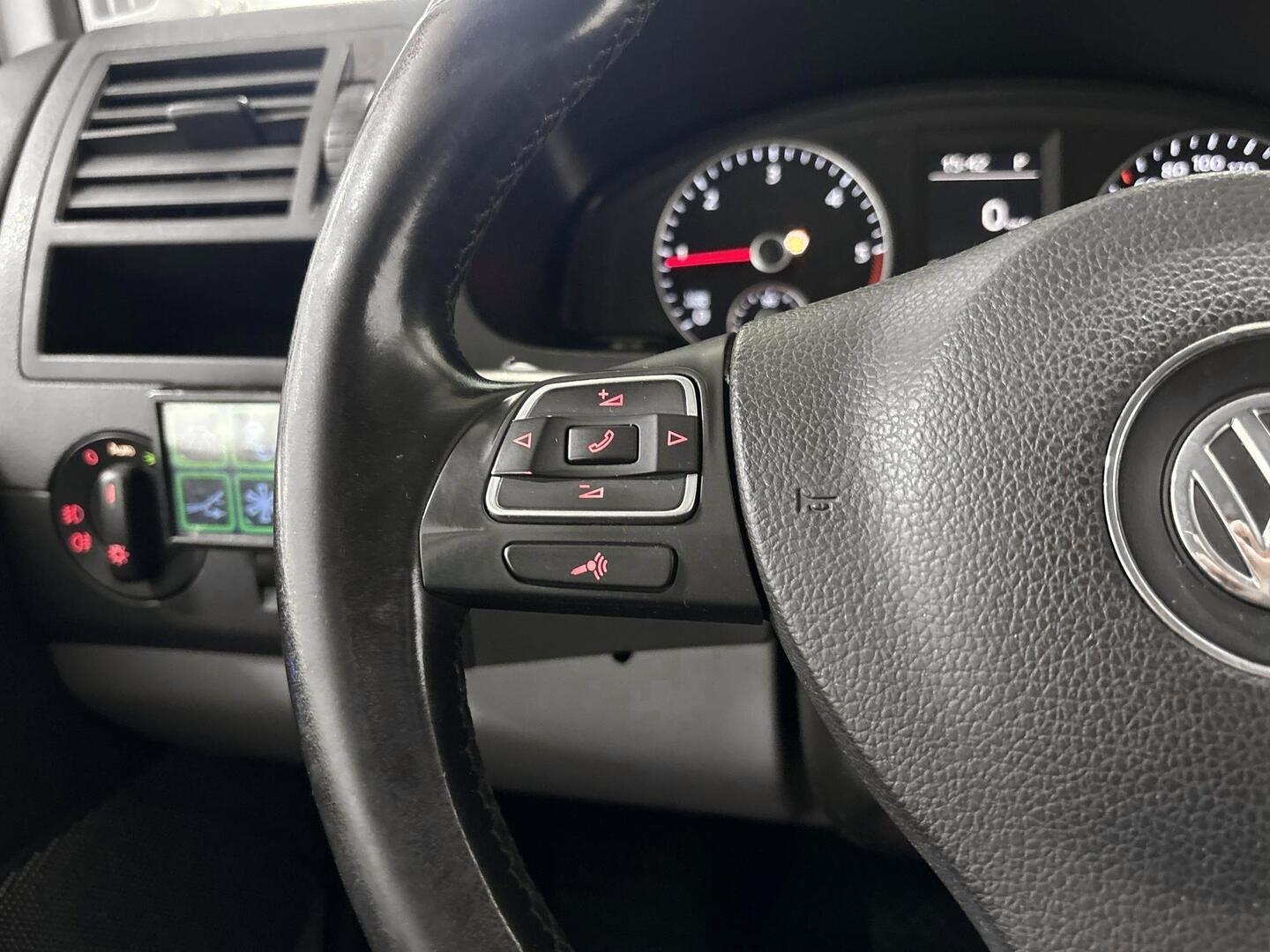 VOLKSWAGEN Transporter 2013