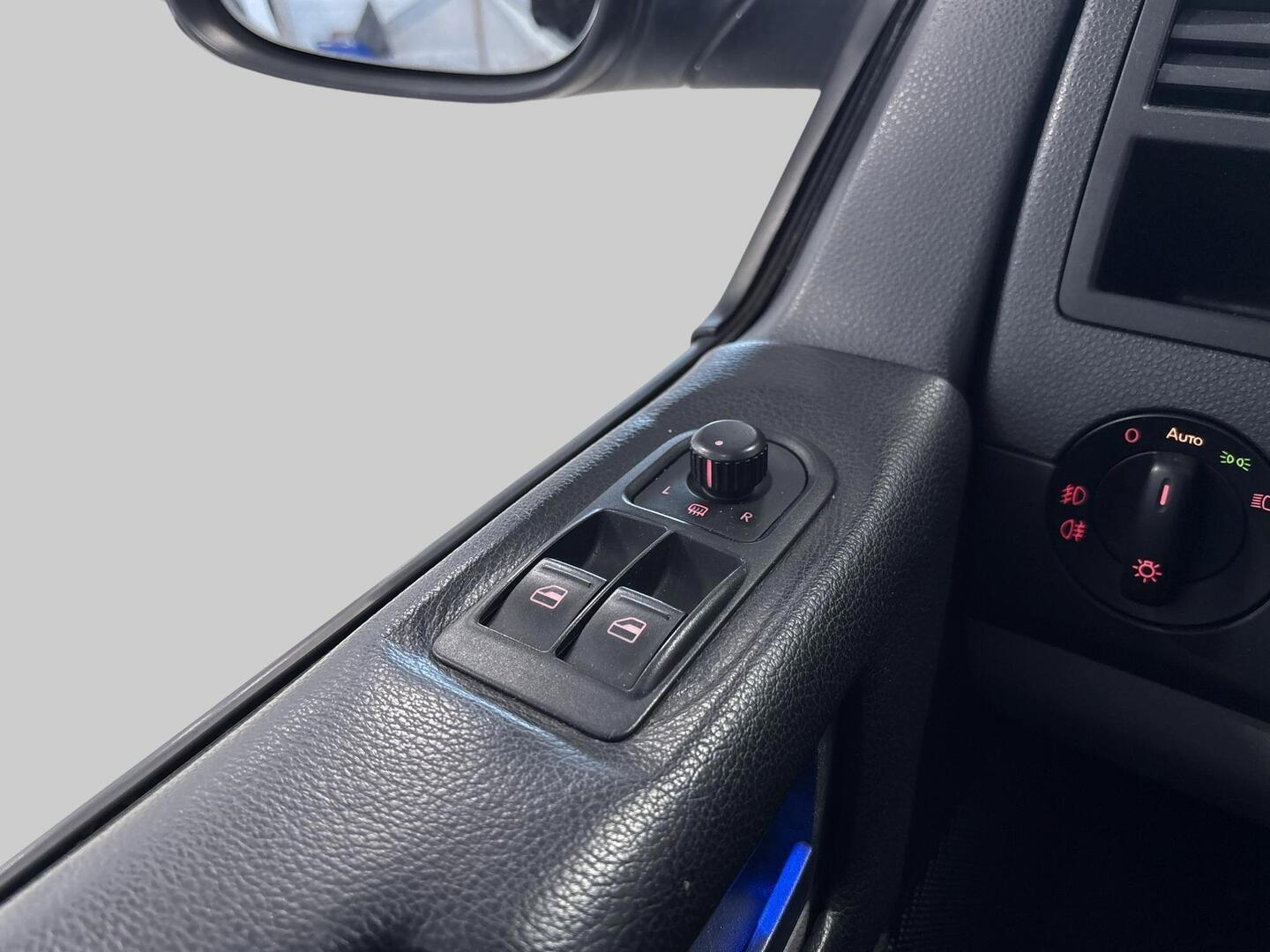 VOLKSWAGEN Transporter 2013