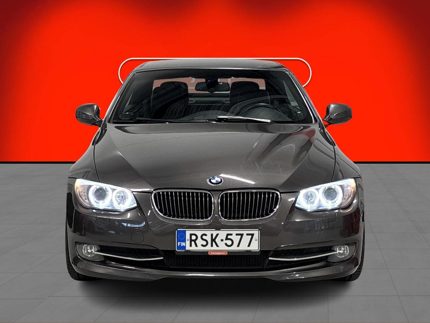 BMW 330 2010