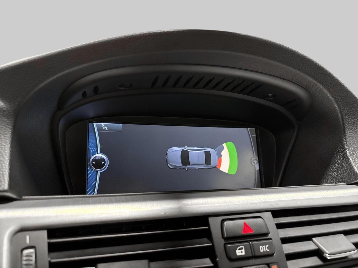 BMW 330 2010