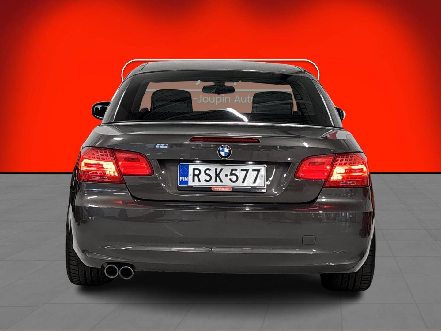 BMW 330 2010