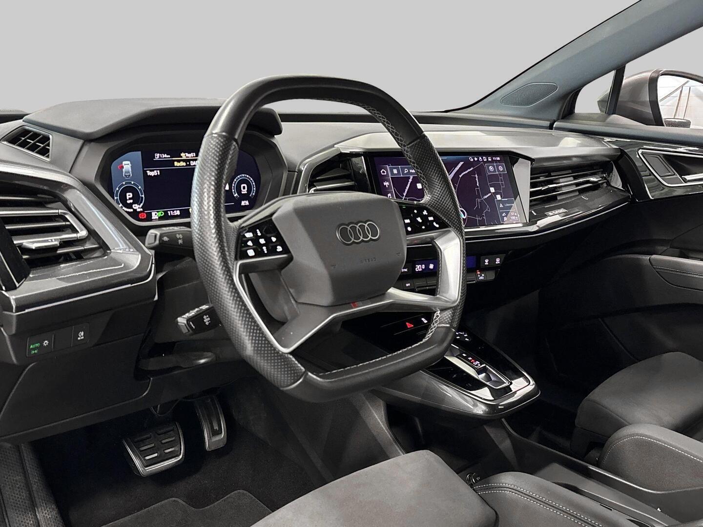 AUDI Q4 e-tron 2022