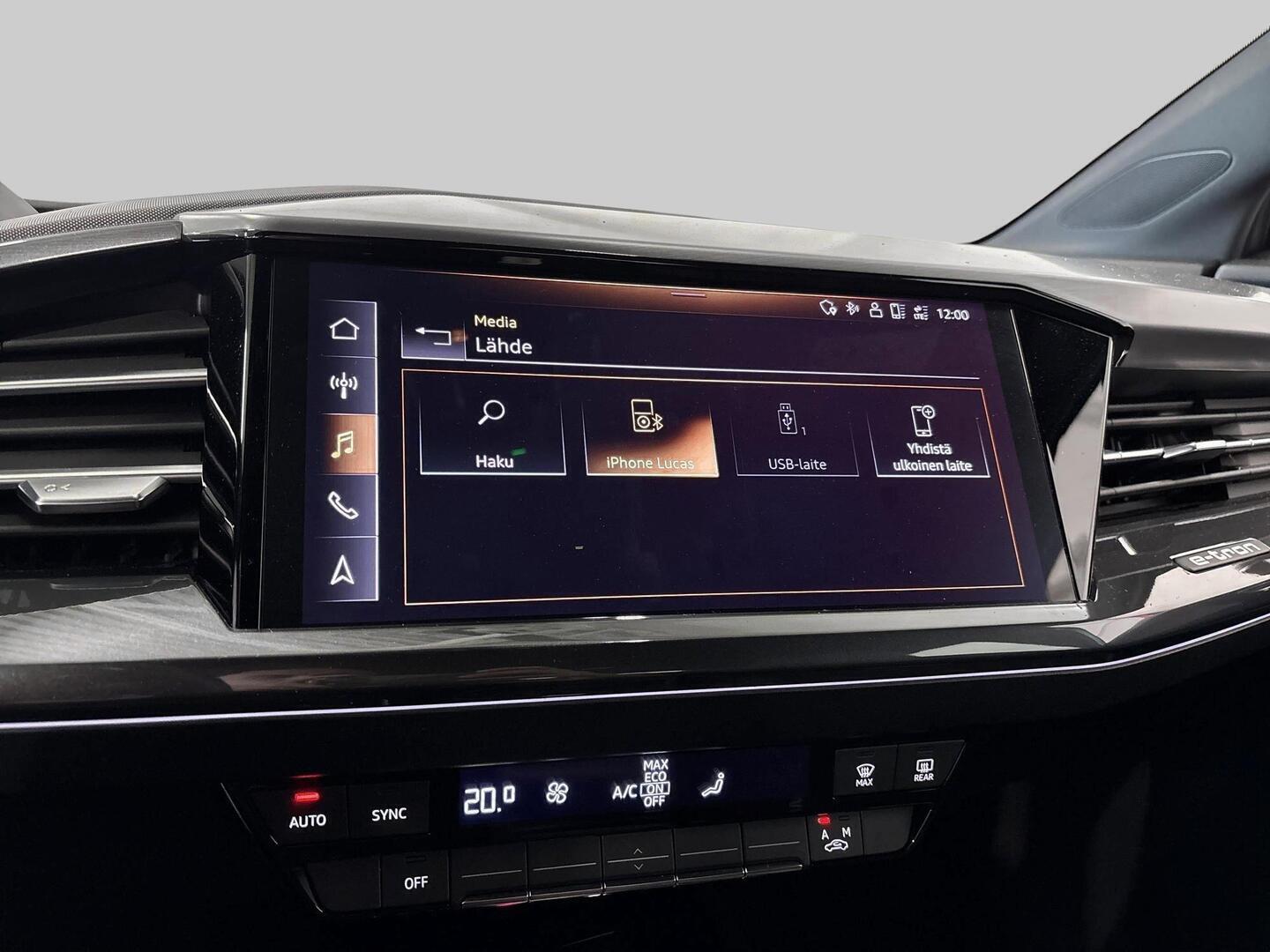 AUDI Q4 e-tron 2022