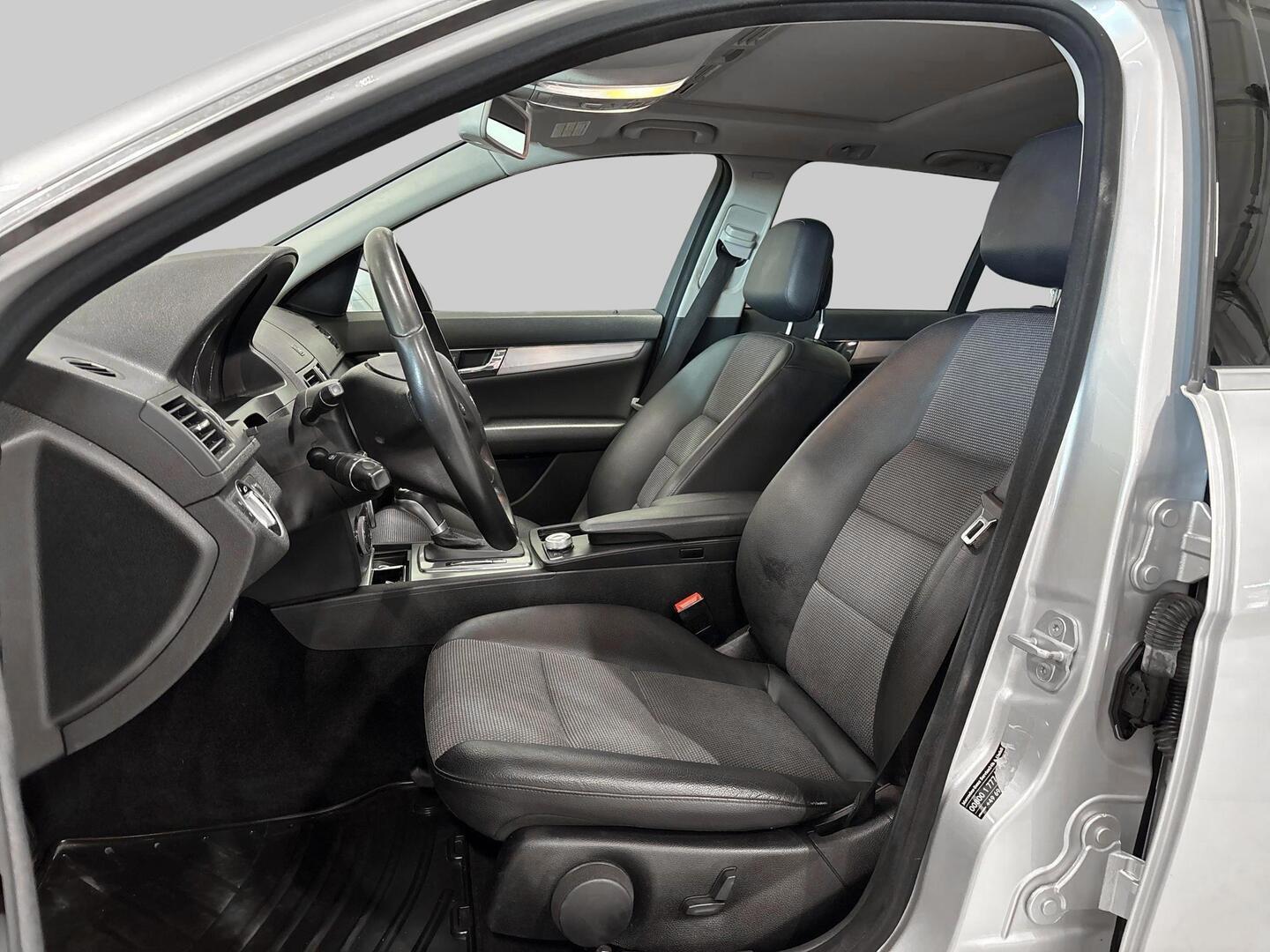 MERCEDES-BENZ C 2011