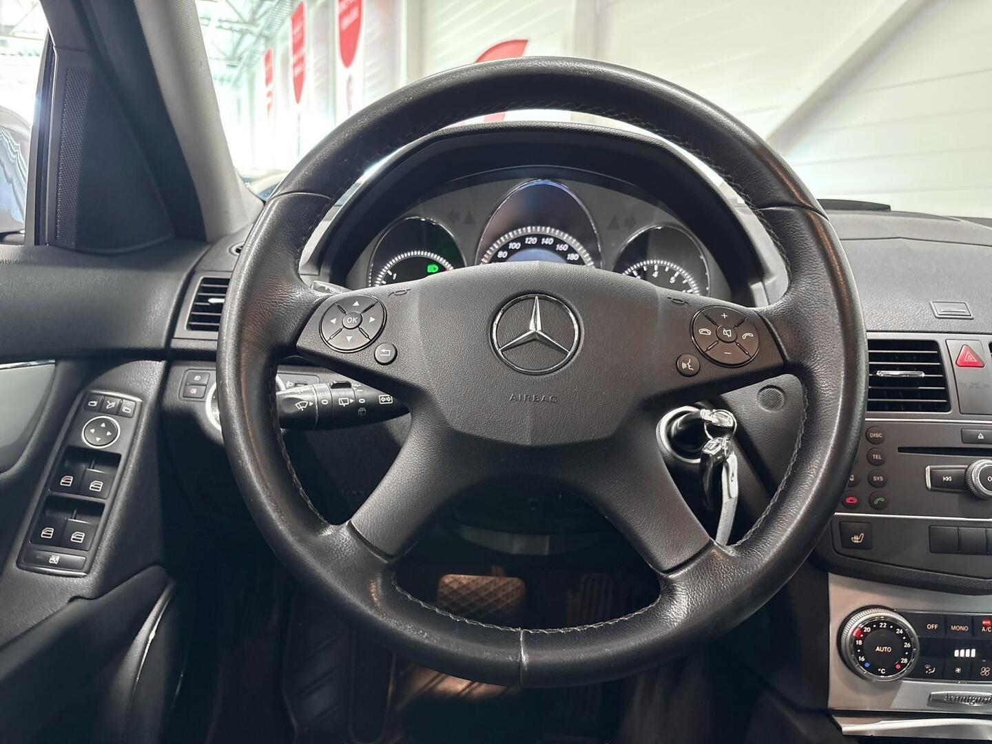 MERCEDES-BENZ C 2011