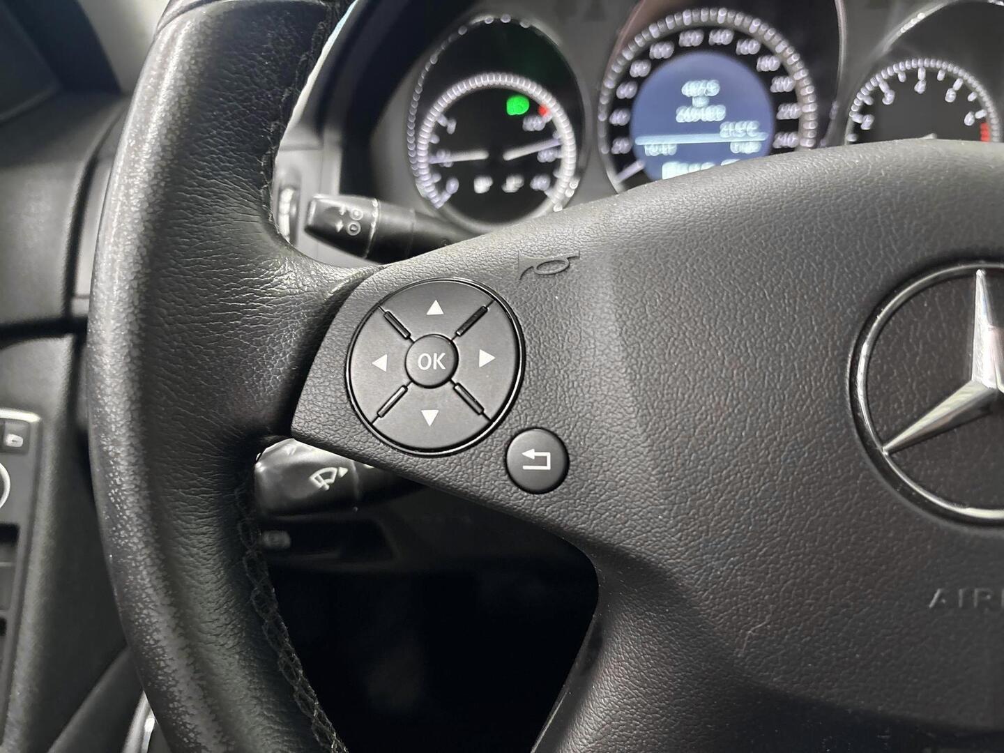 MERCEDES-BENZ C 2011