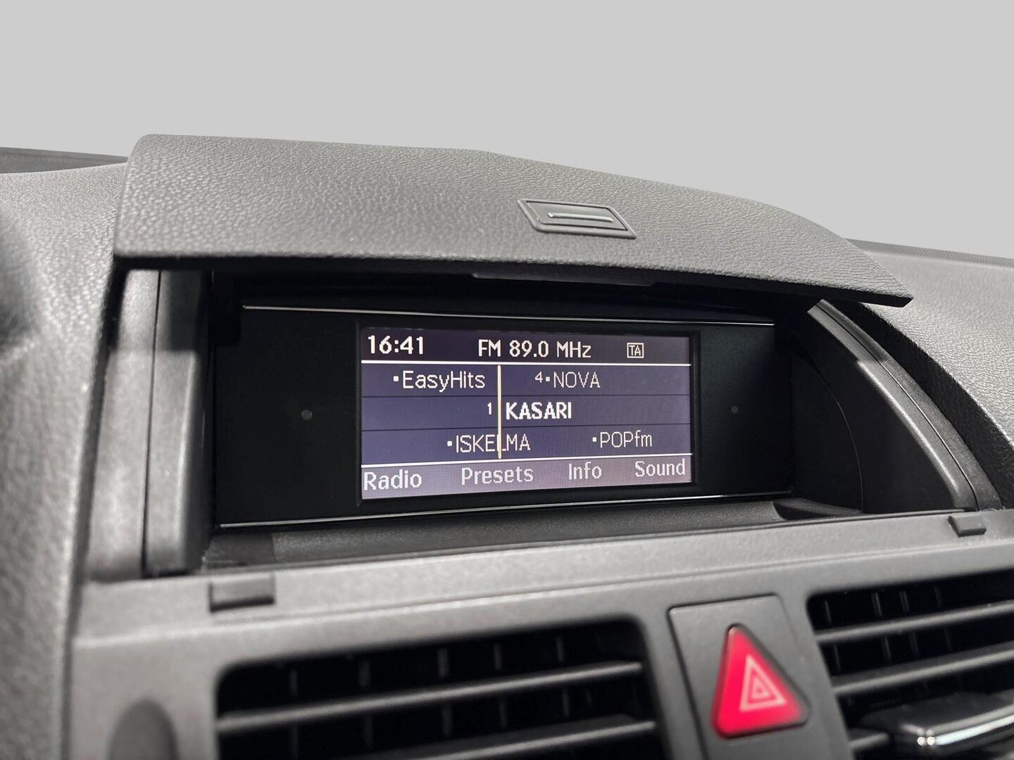 MERCEDES-BENZ C 2011