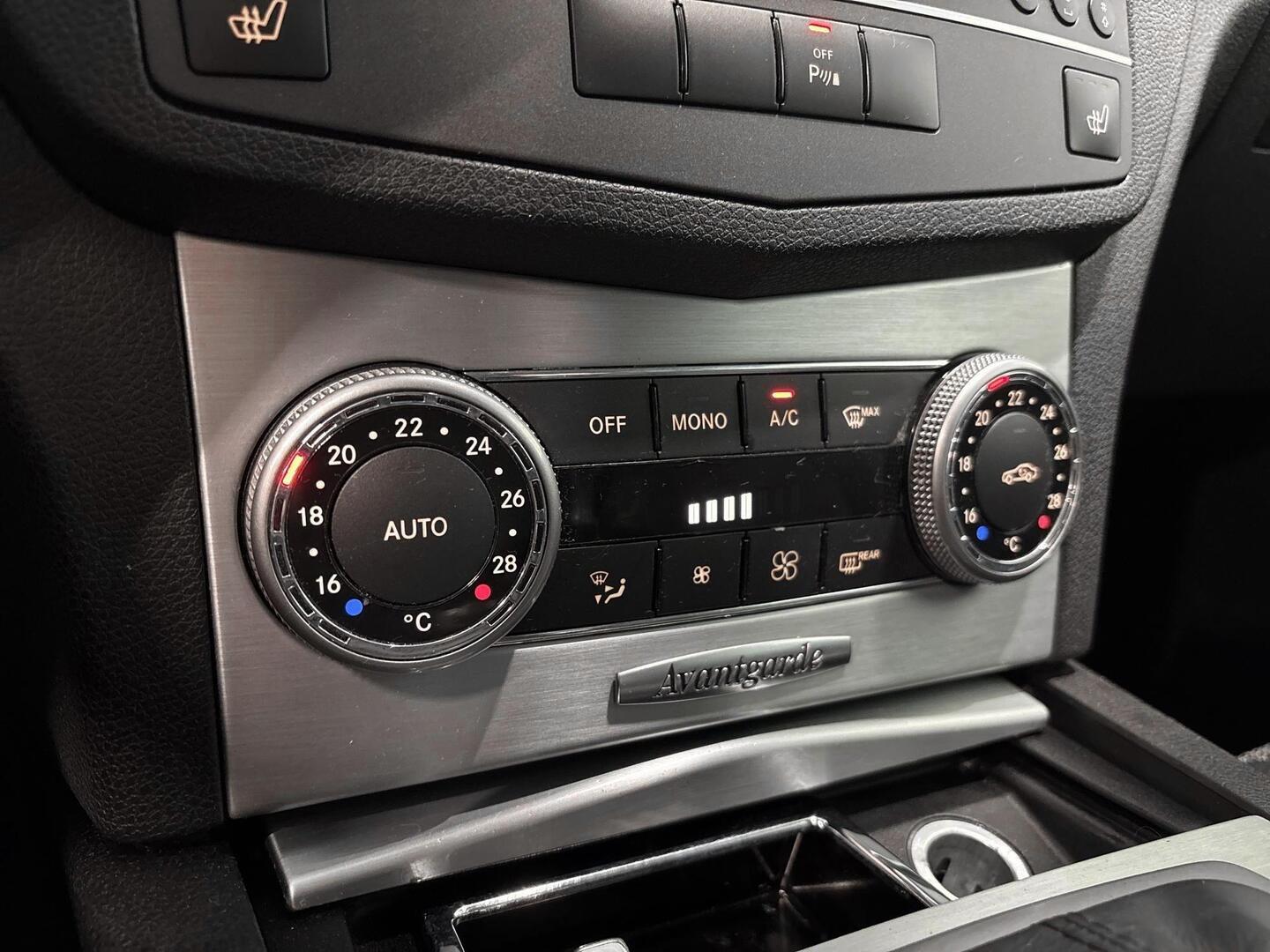 MERCEDES-BENZ C 2011