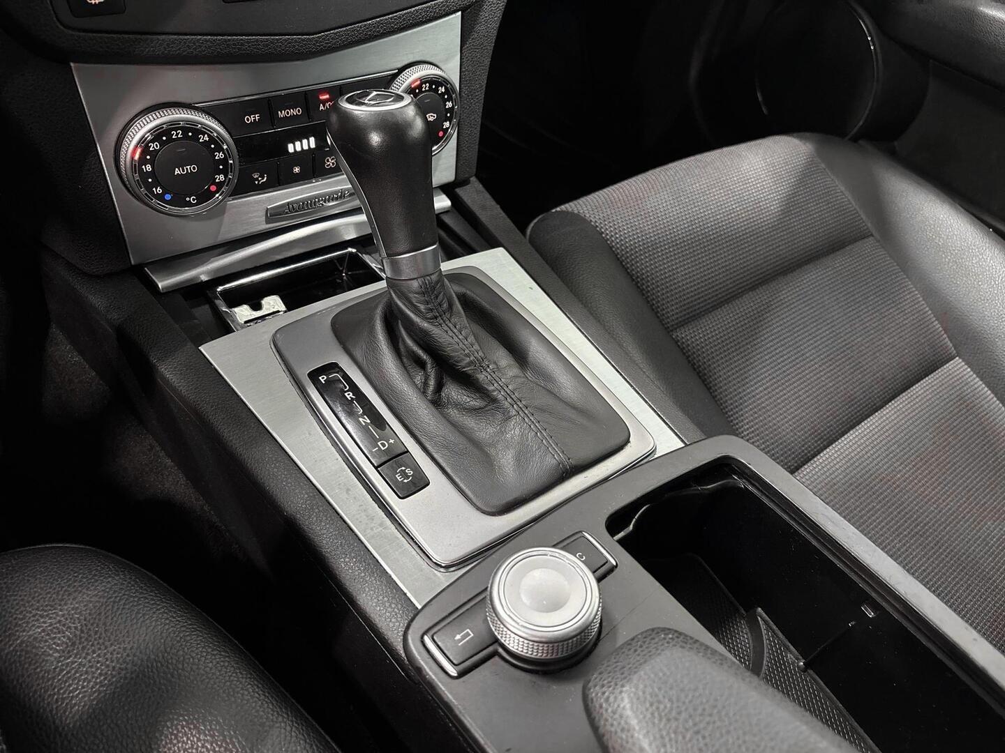 MERCEDES-BENZ C 2011