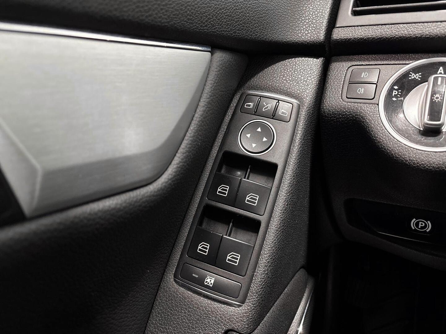 MERCEDES-BENZ C 2011