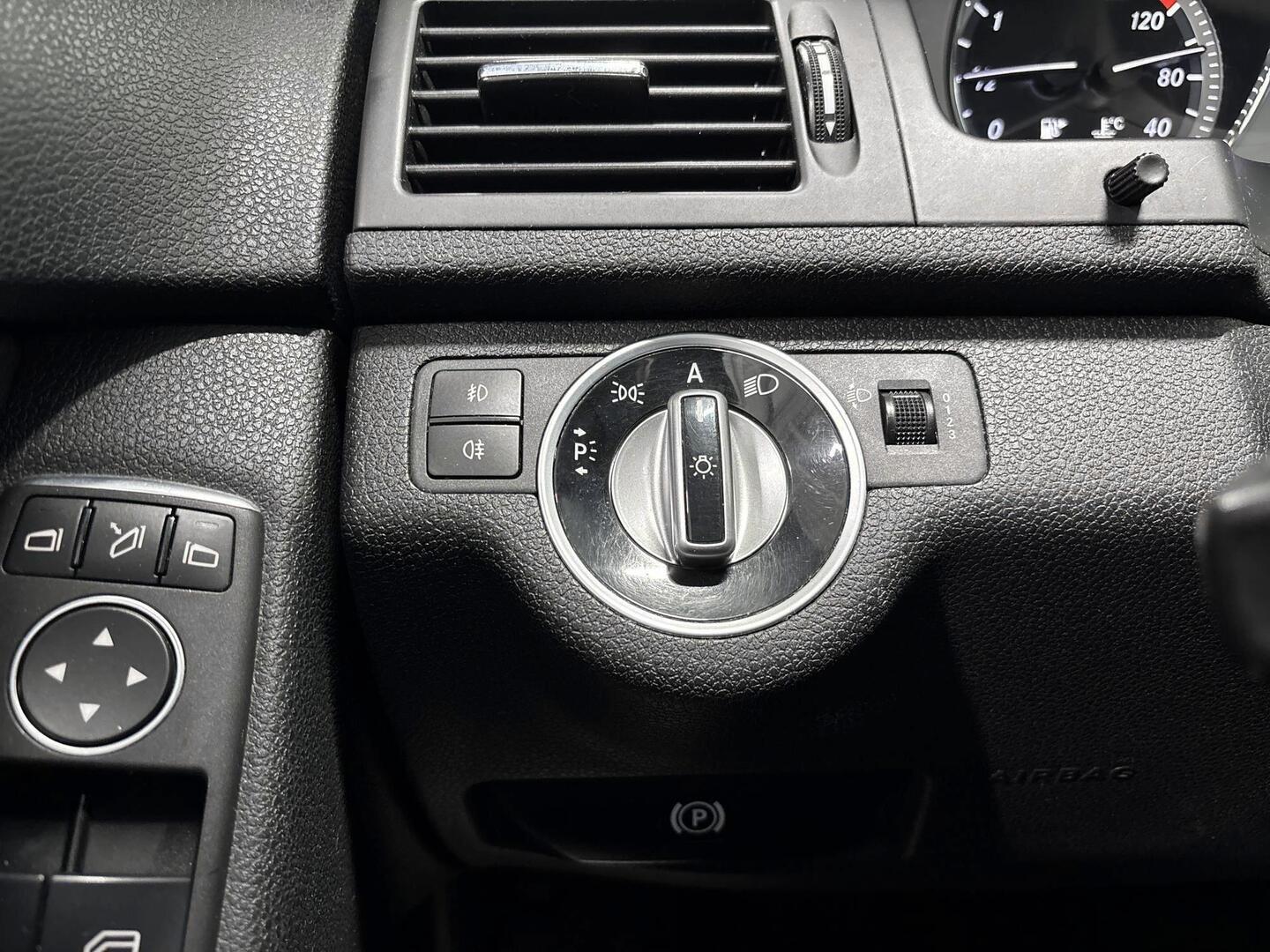 MERCEDES-BENZ C 2011