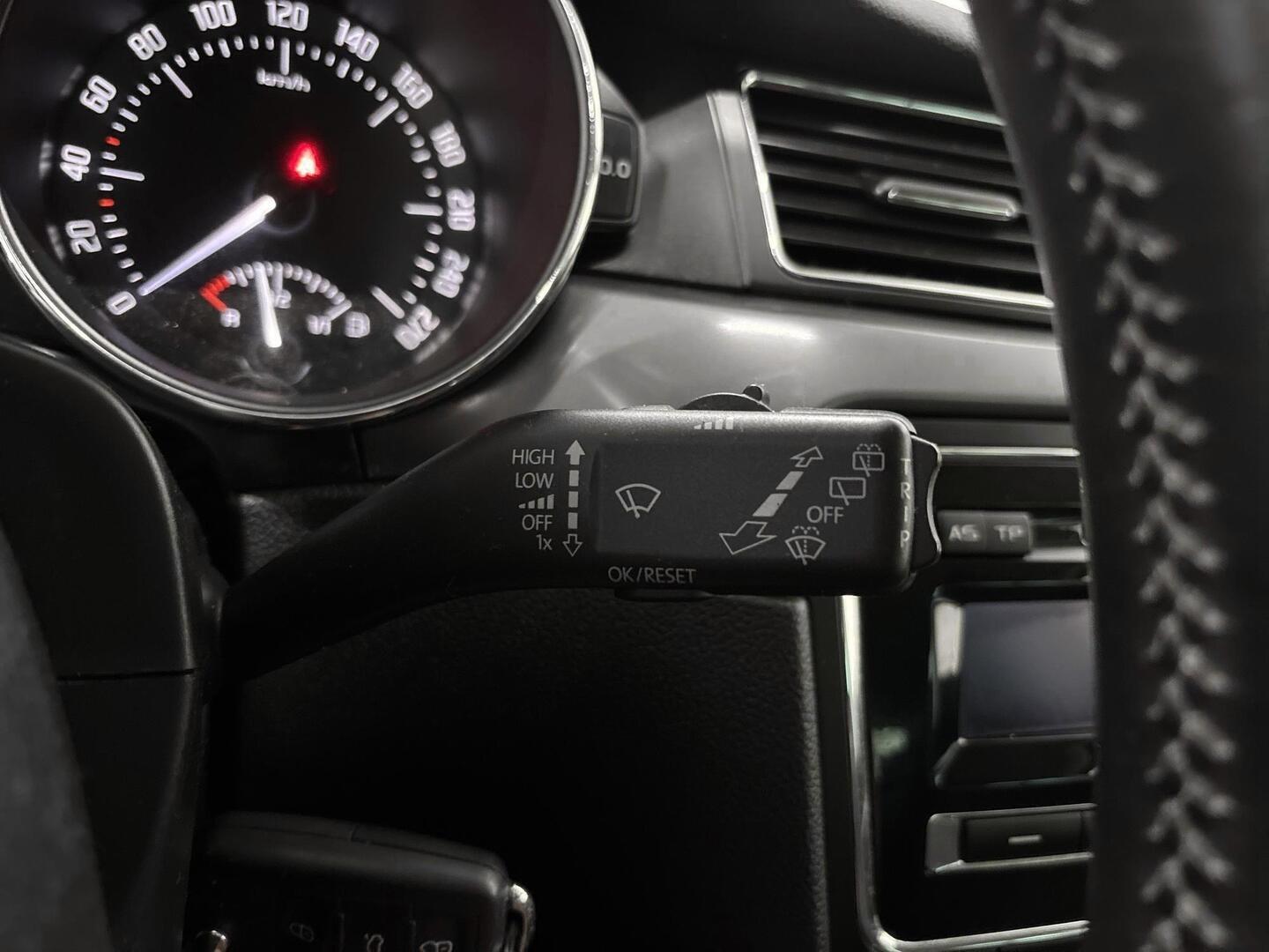 SKODA Superb 2012