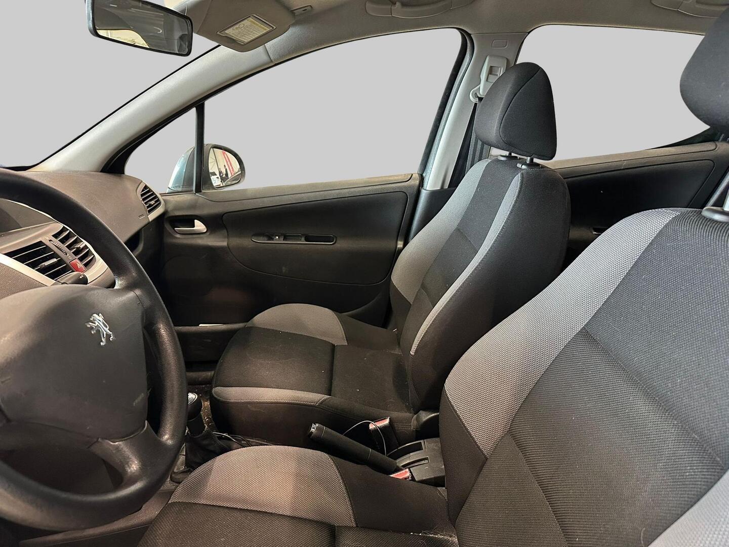 PEUGEOT 207 2009