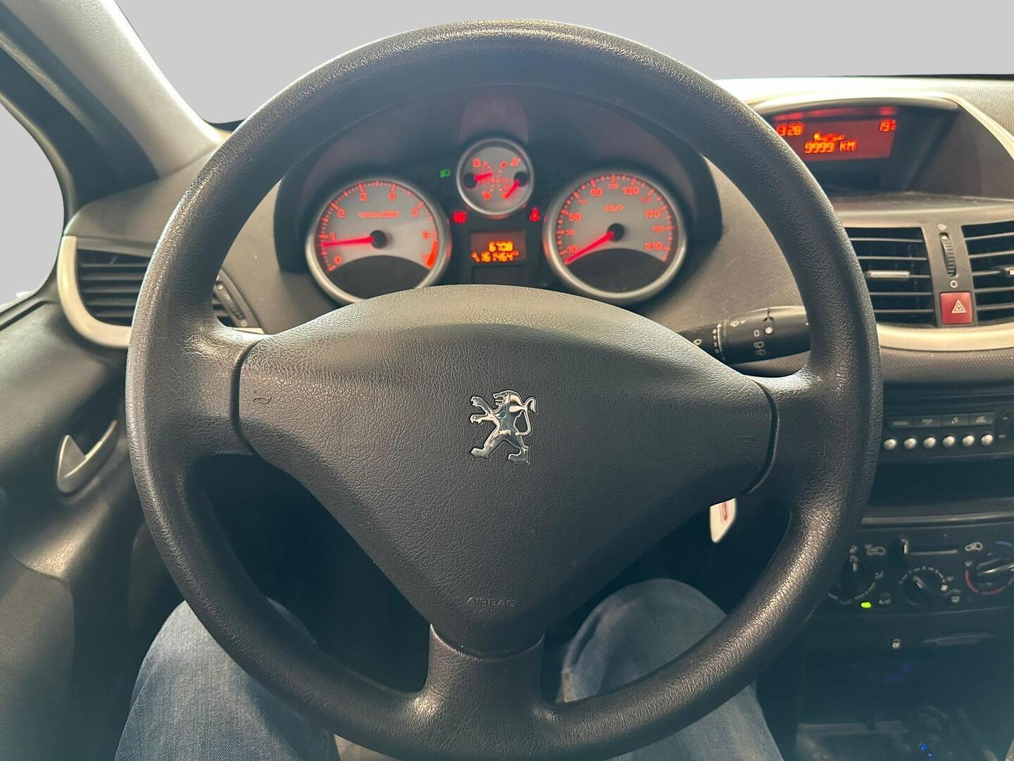 PEUGEOT 207 2009