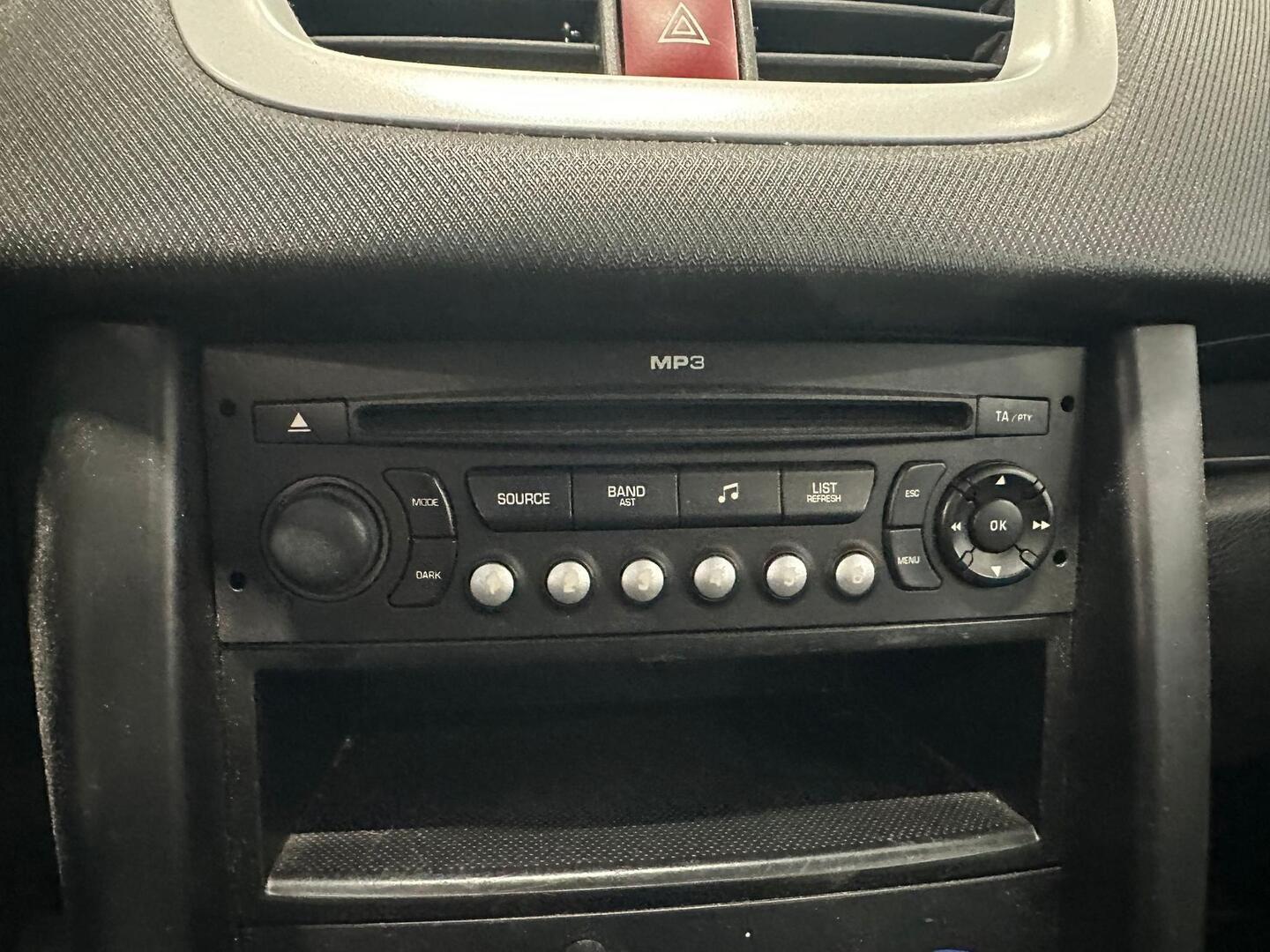 PEUGEOT 207 2009