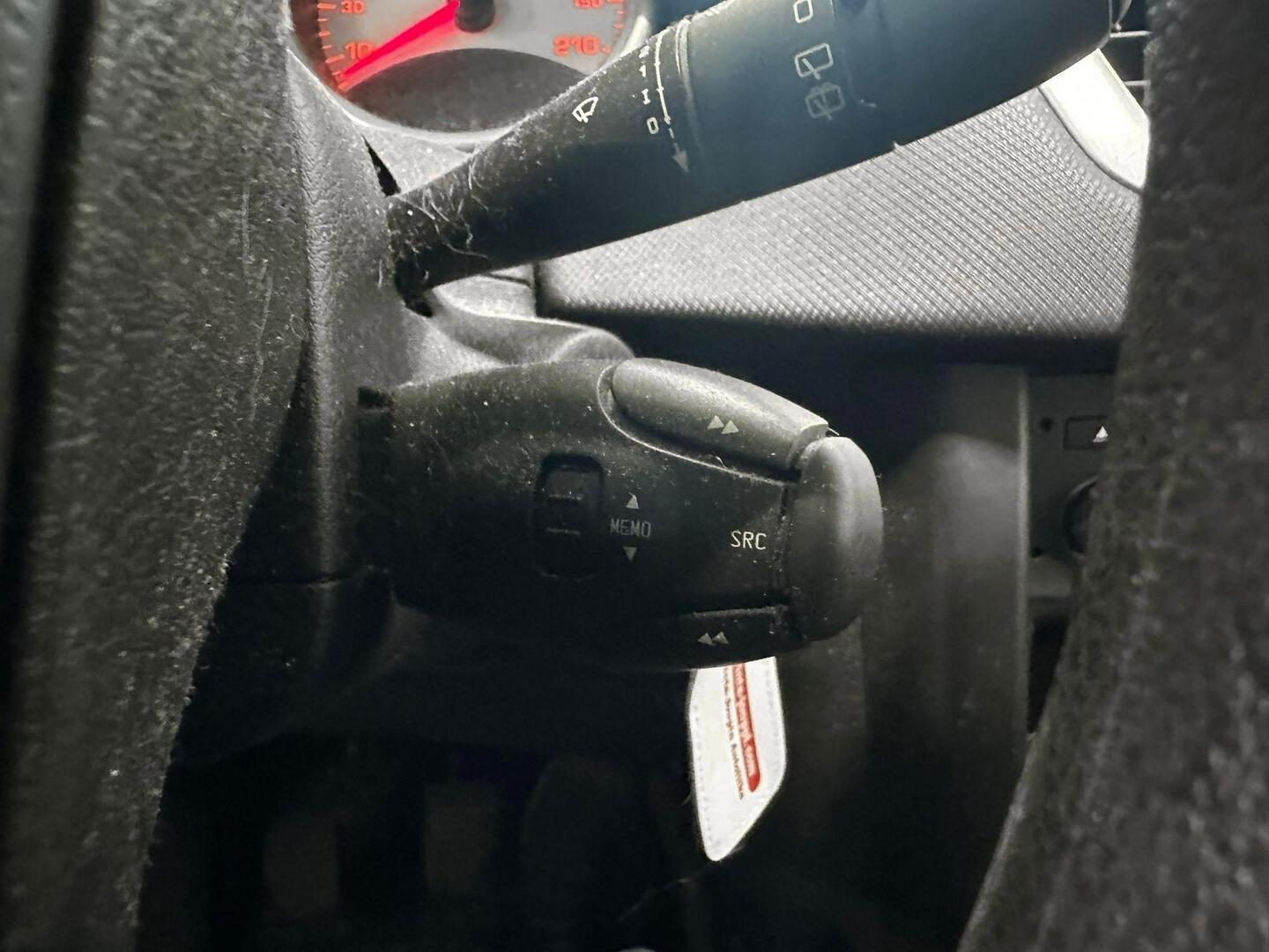 PEUGEOT 207 2009