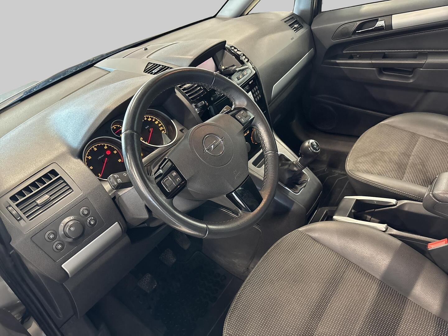 OPEL Zafira 2010