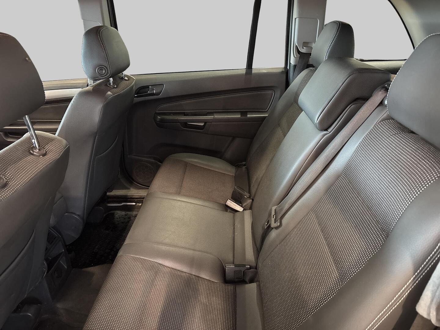 OPEL Zafira 2010