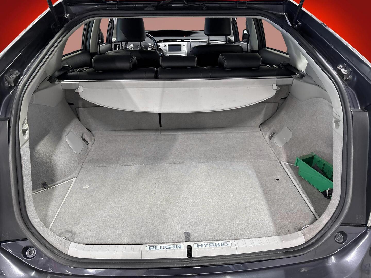 TOYOTA Prius Plug-in 2013