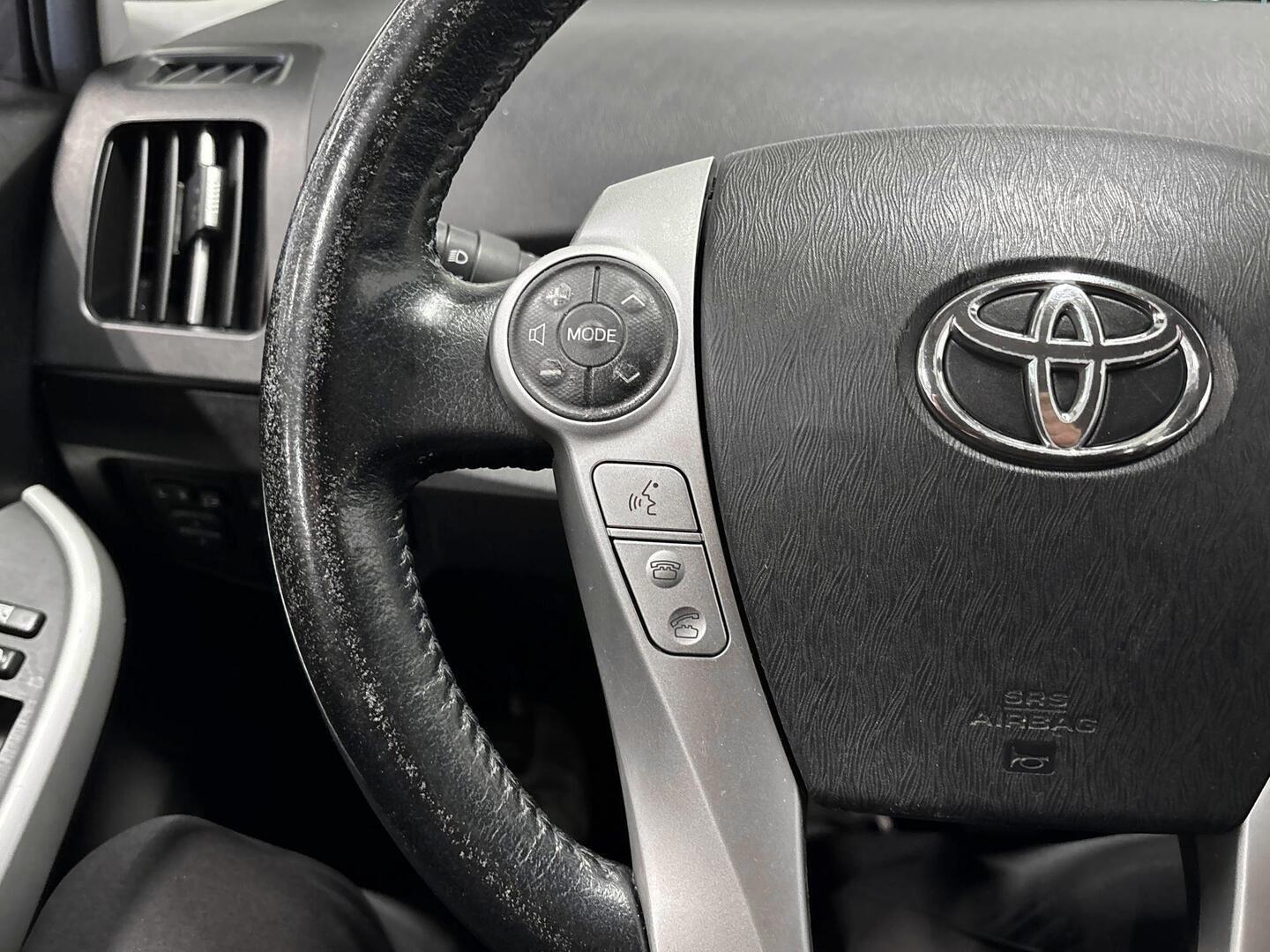 TOYOTA Prius Plug-in 2013