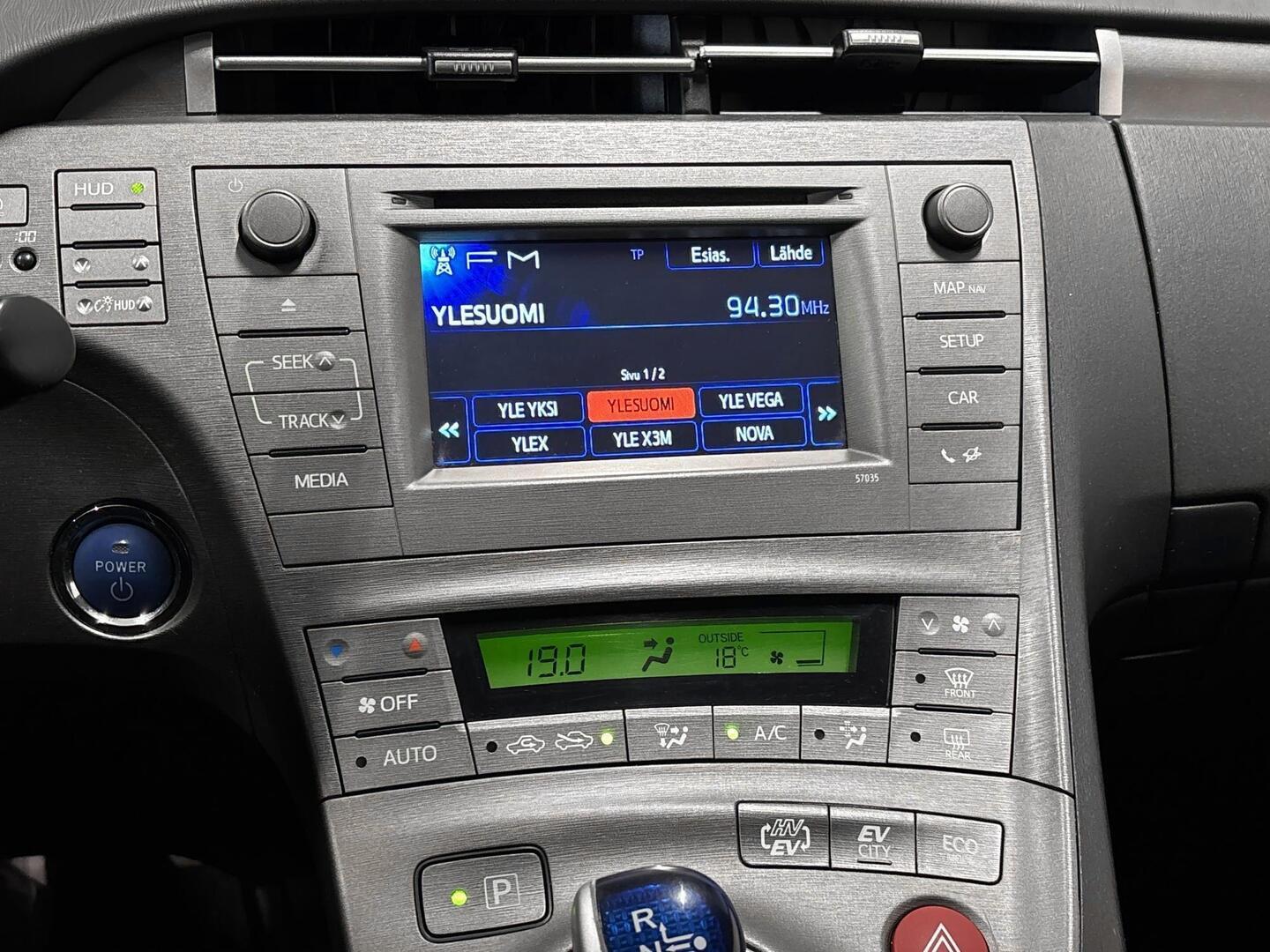 TOYOTA Prius Plug-in 2013