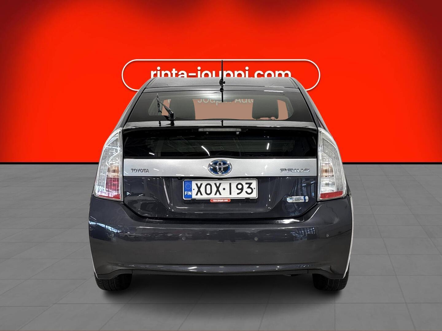 TOYOTA Prius Plug-in 2013