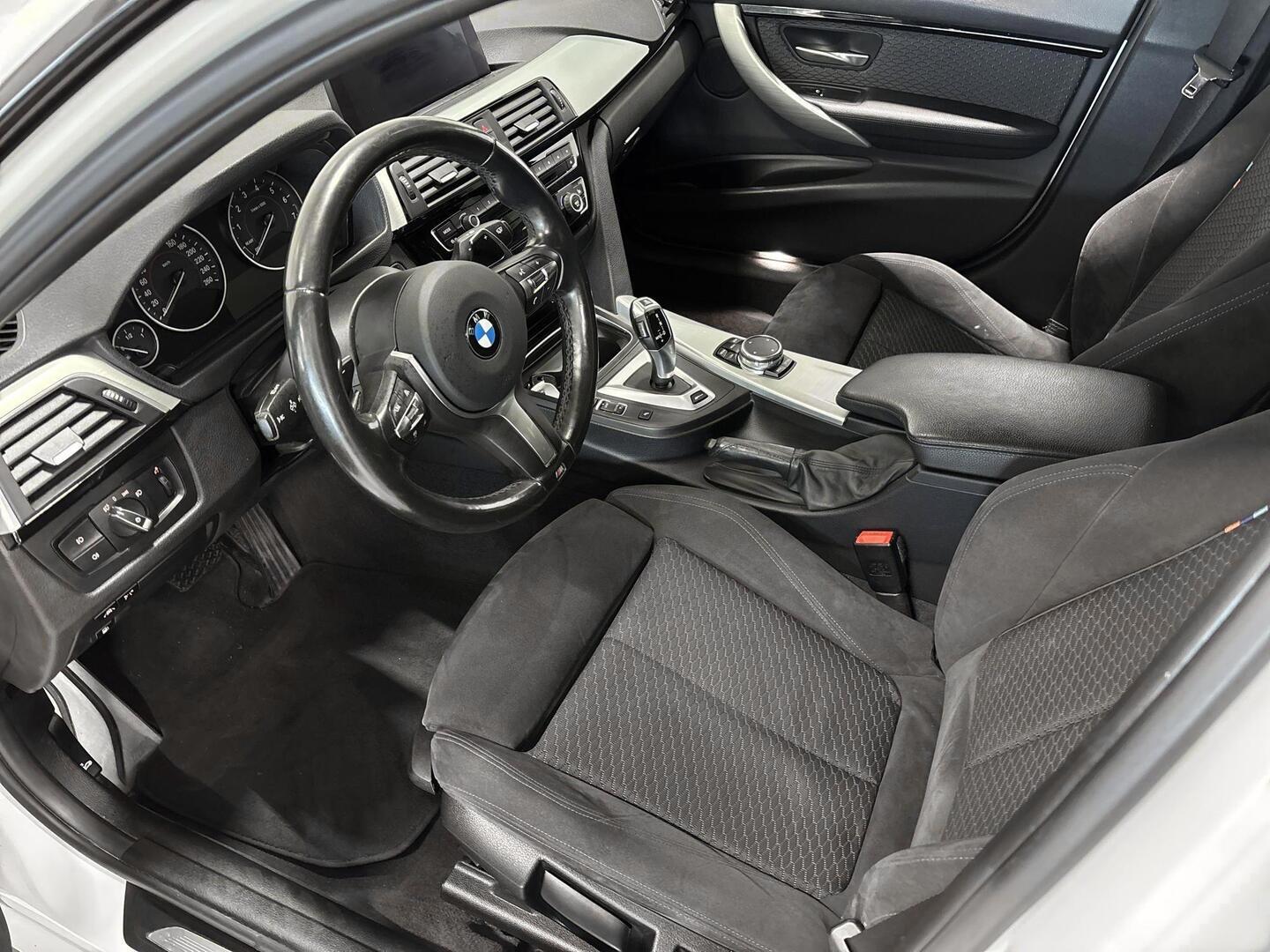 BMW 330 2016