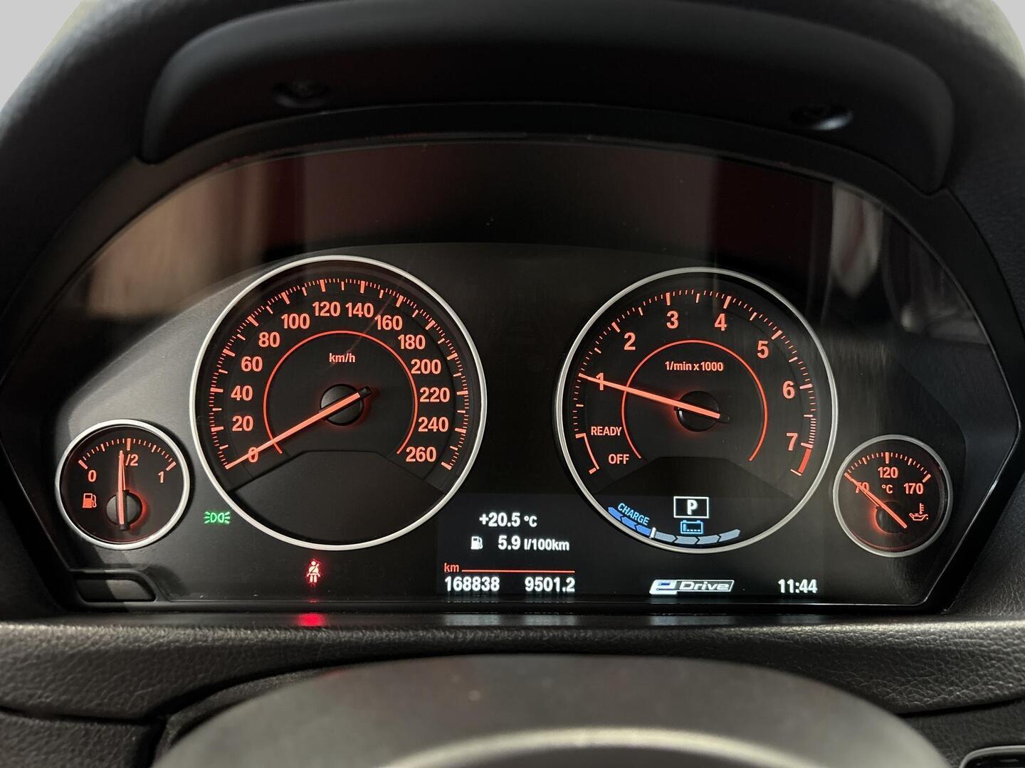 BMW 330 2016