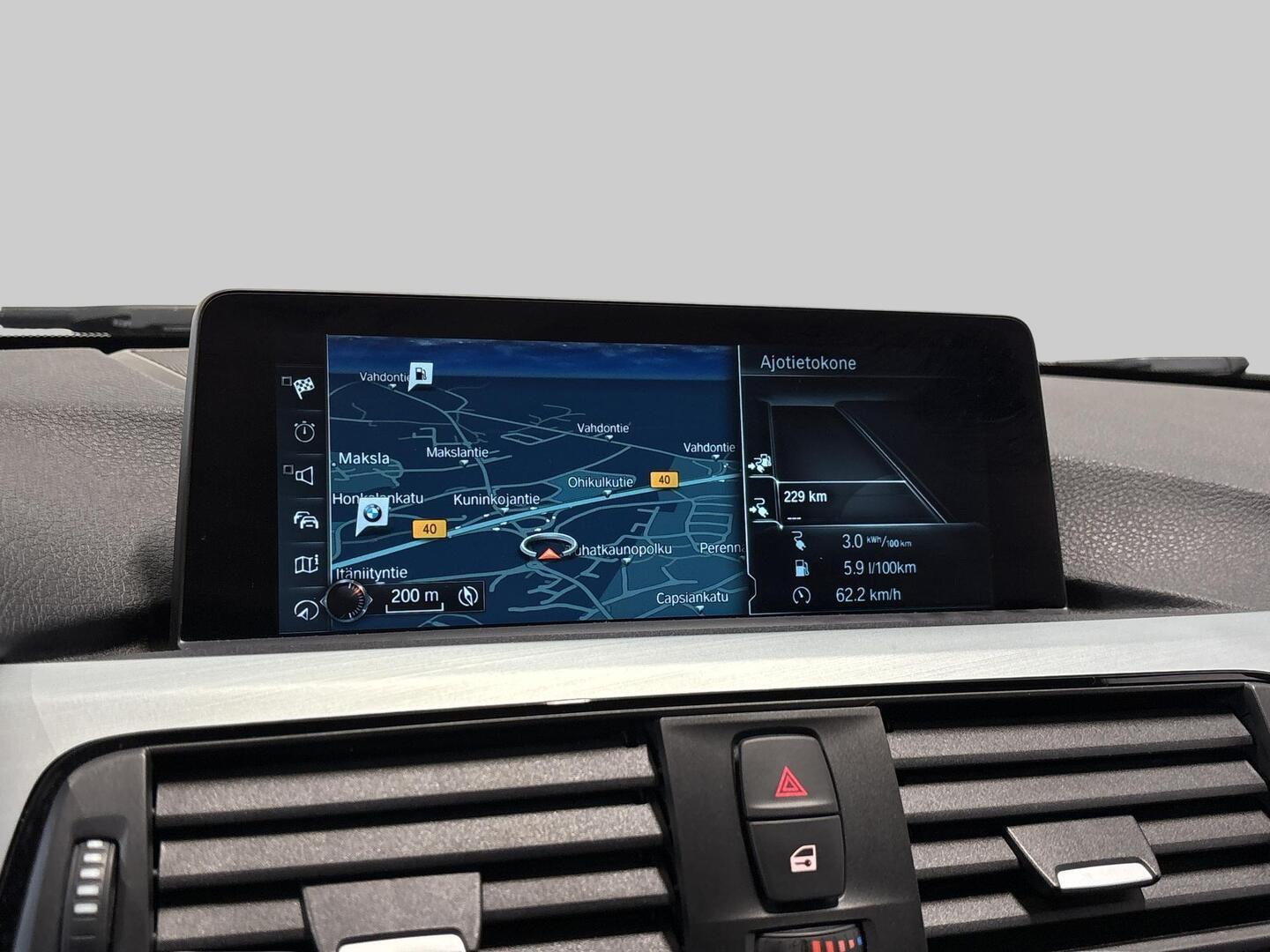 BMW 330 2016