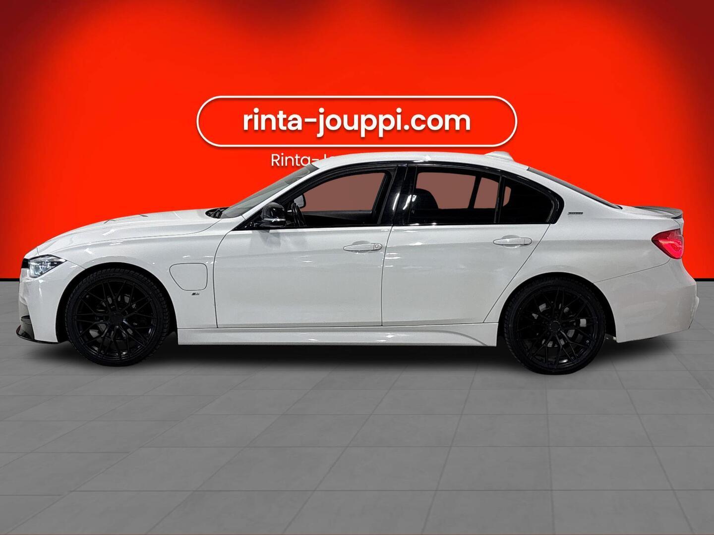 BMW 330 2016