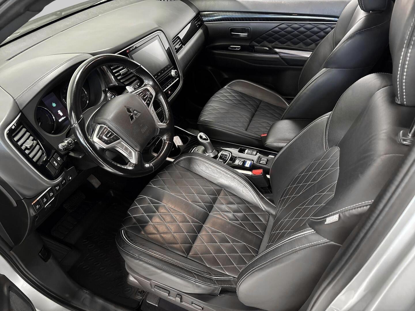 MITSUBISHI Outlander PHEV 2020